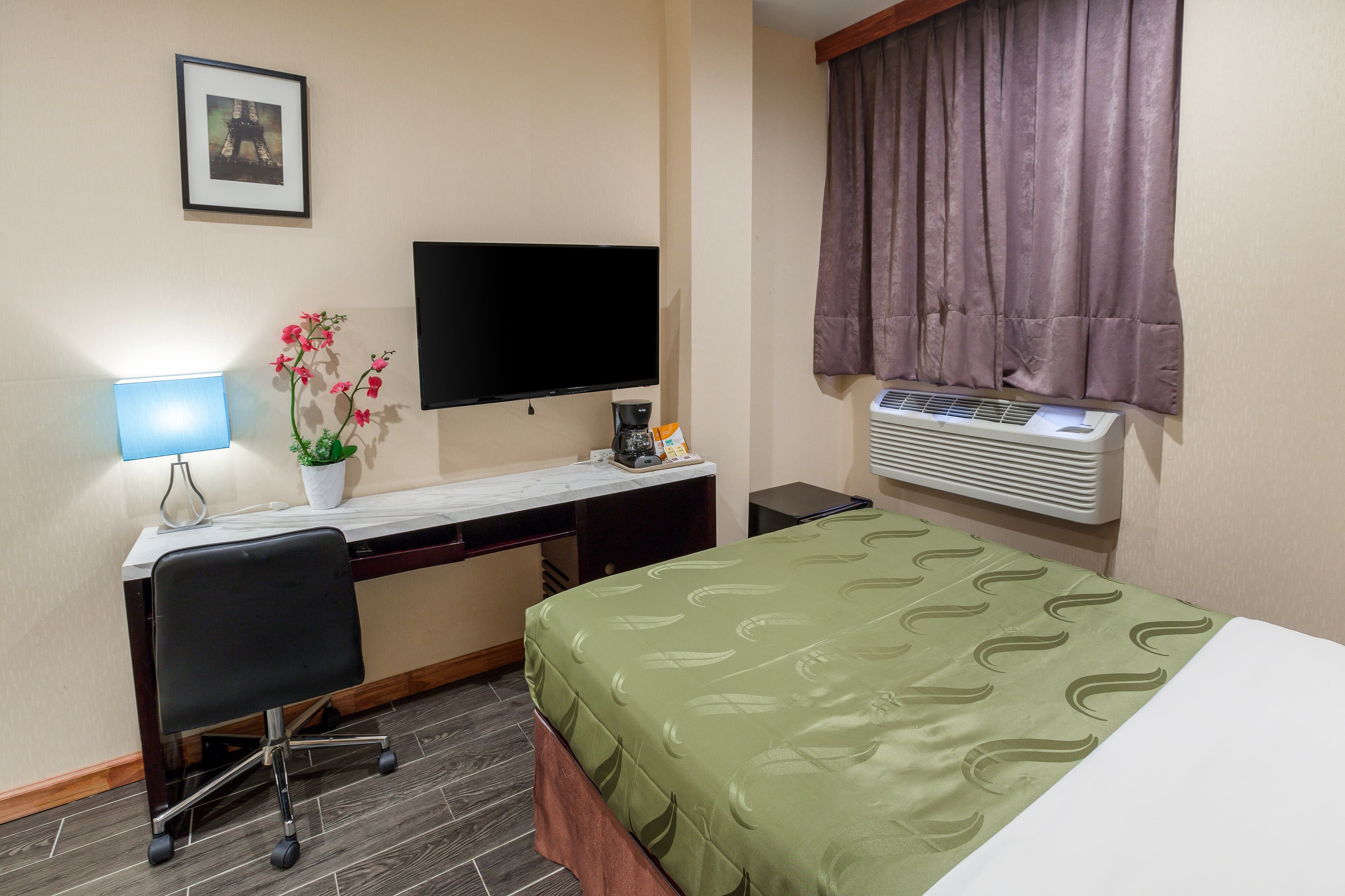 Quality Inn near Sunset Park - Image 5