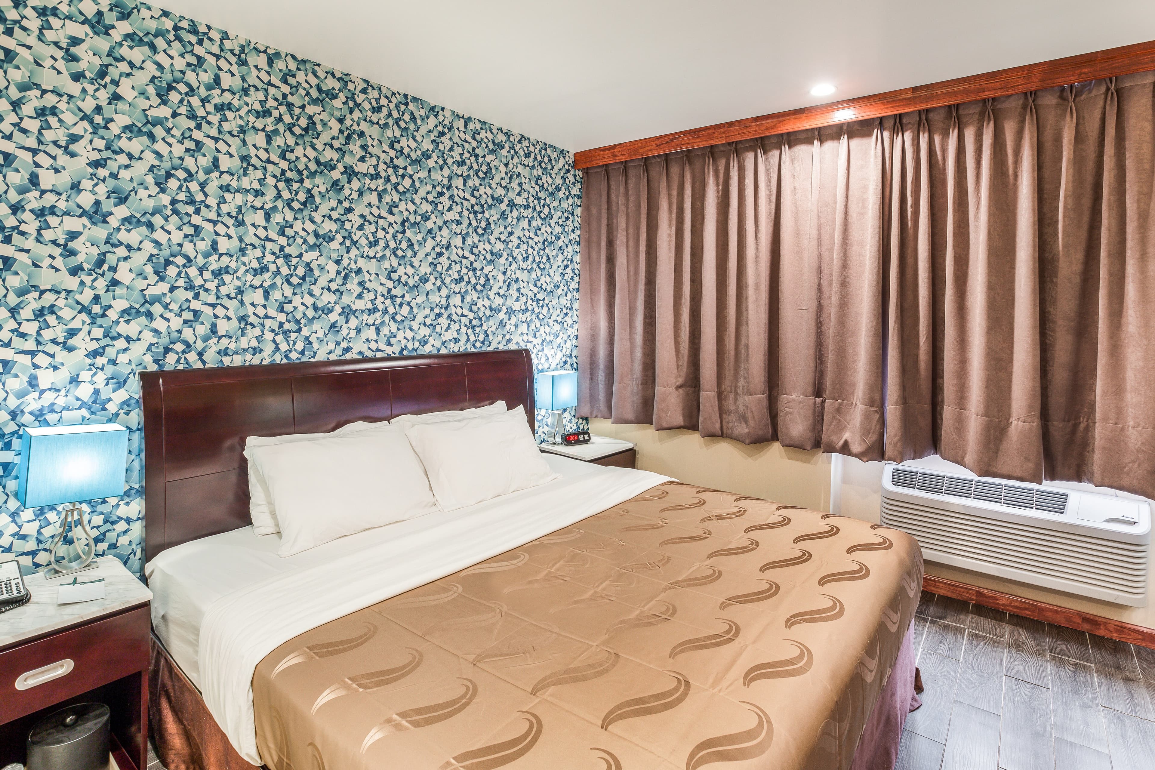 Quality Inn near Sunset Park - Image 2