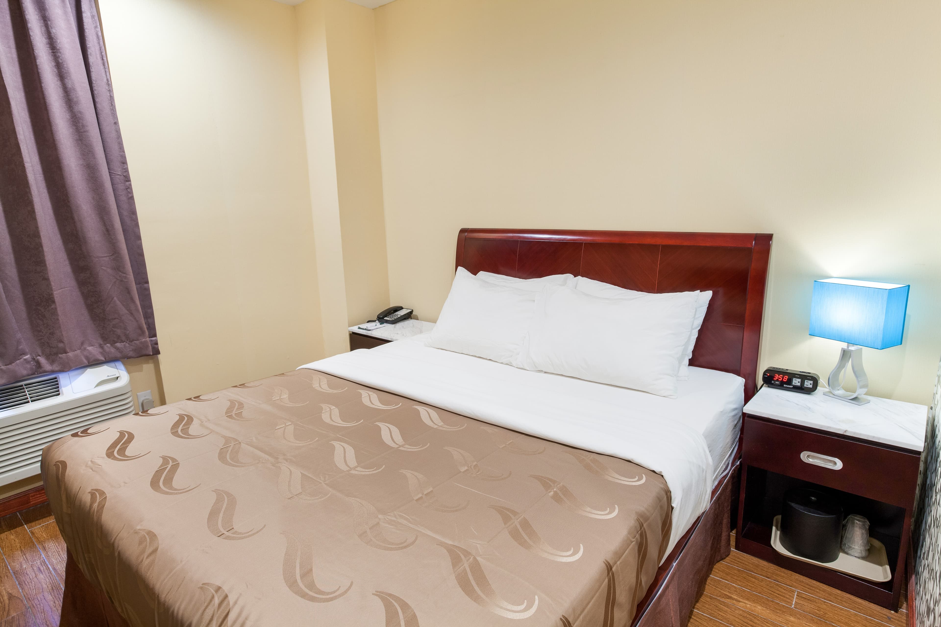 Quality Inn near Sunset Park - Image 1