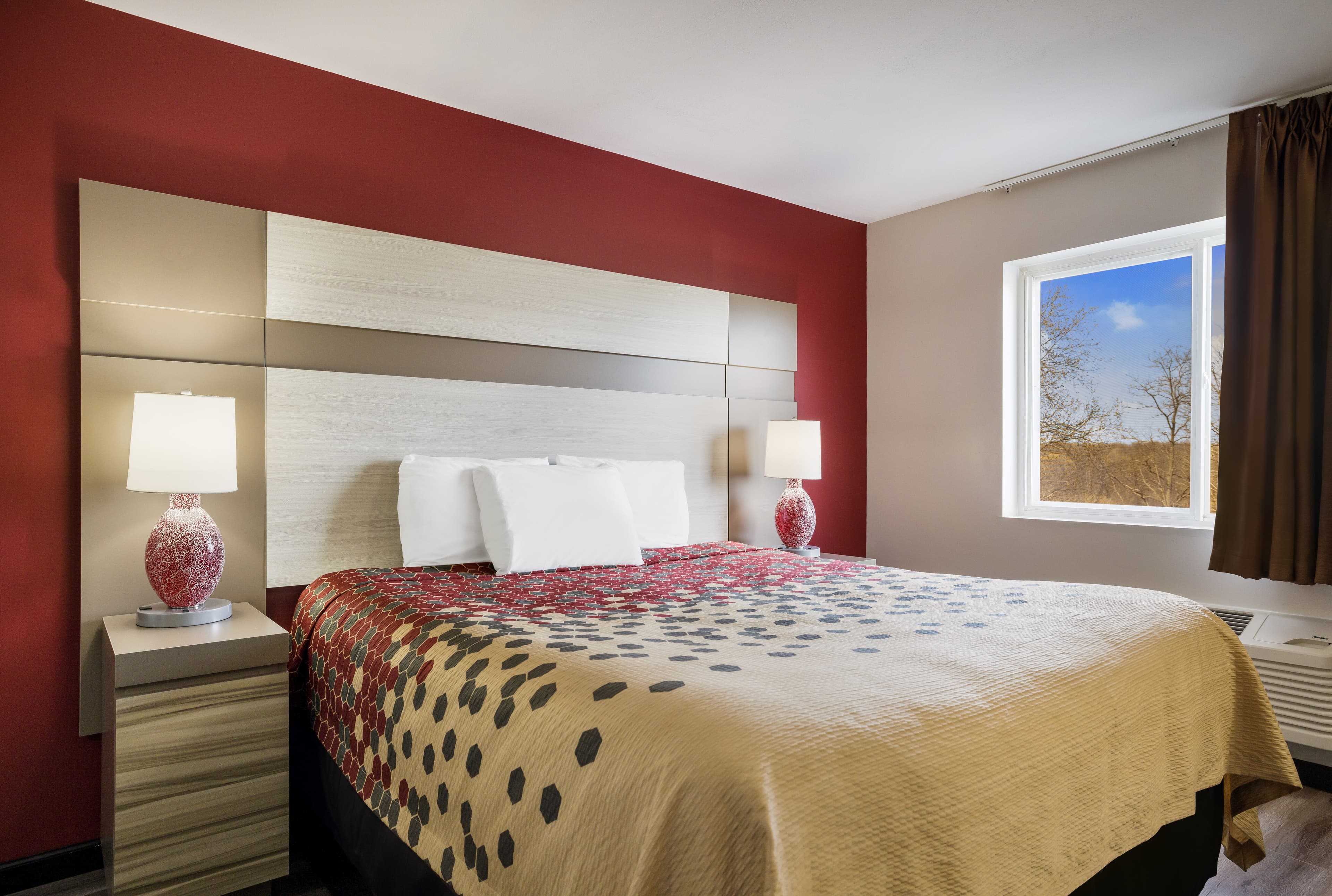 Econo Lodge Inn & Suites Canandaigua - Fingers Lake Area — 10
