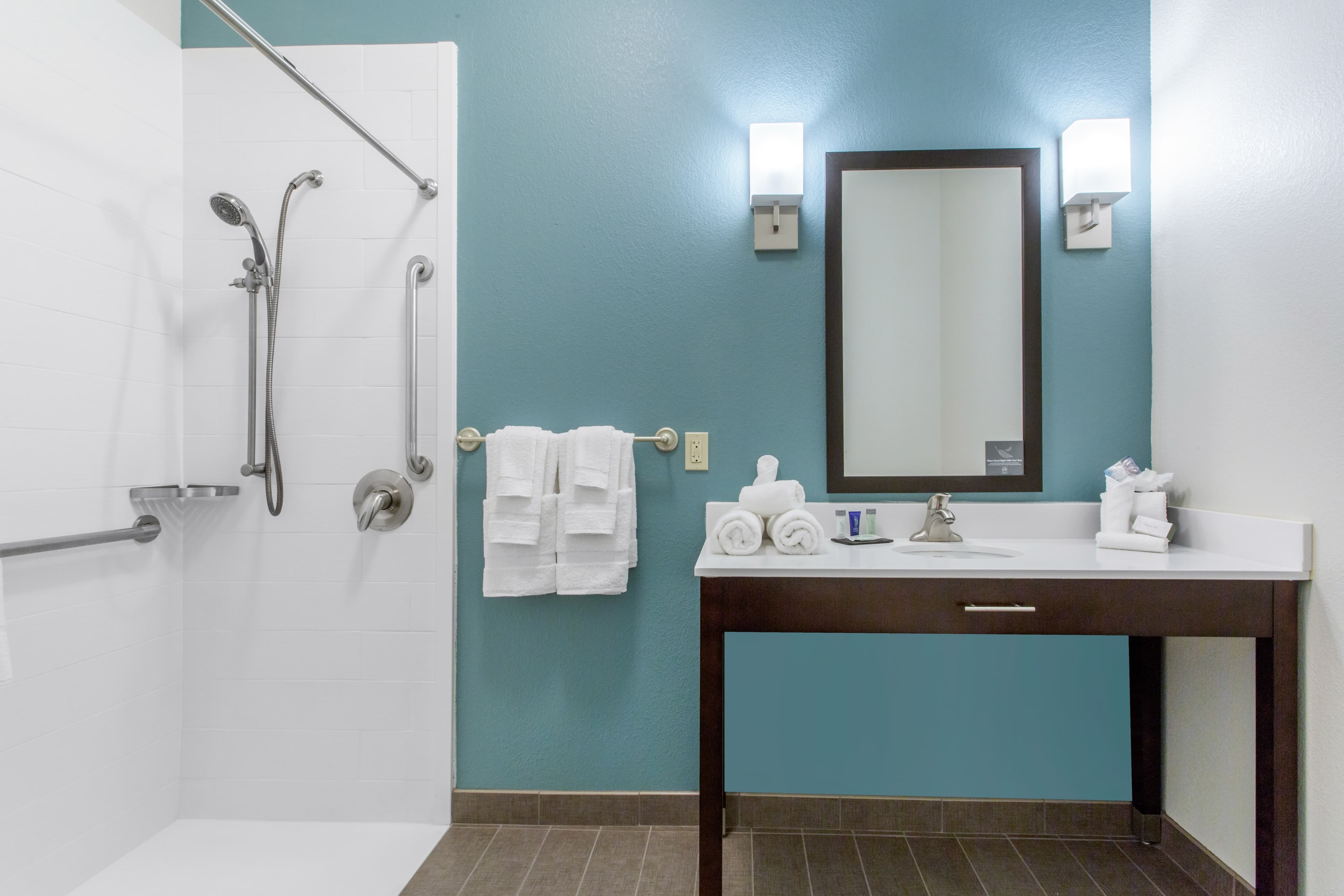 Sleep Inn & Suites Monroe - Woodbury - Image 4