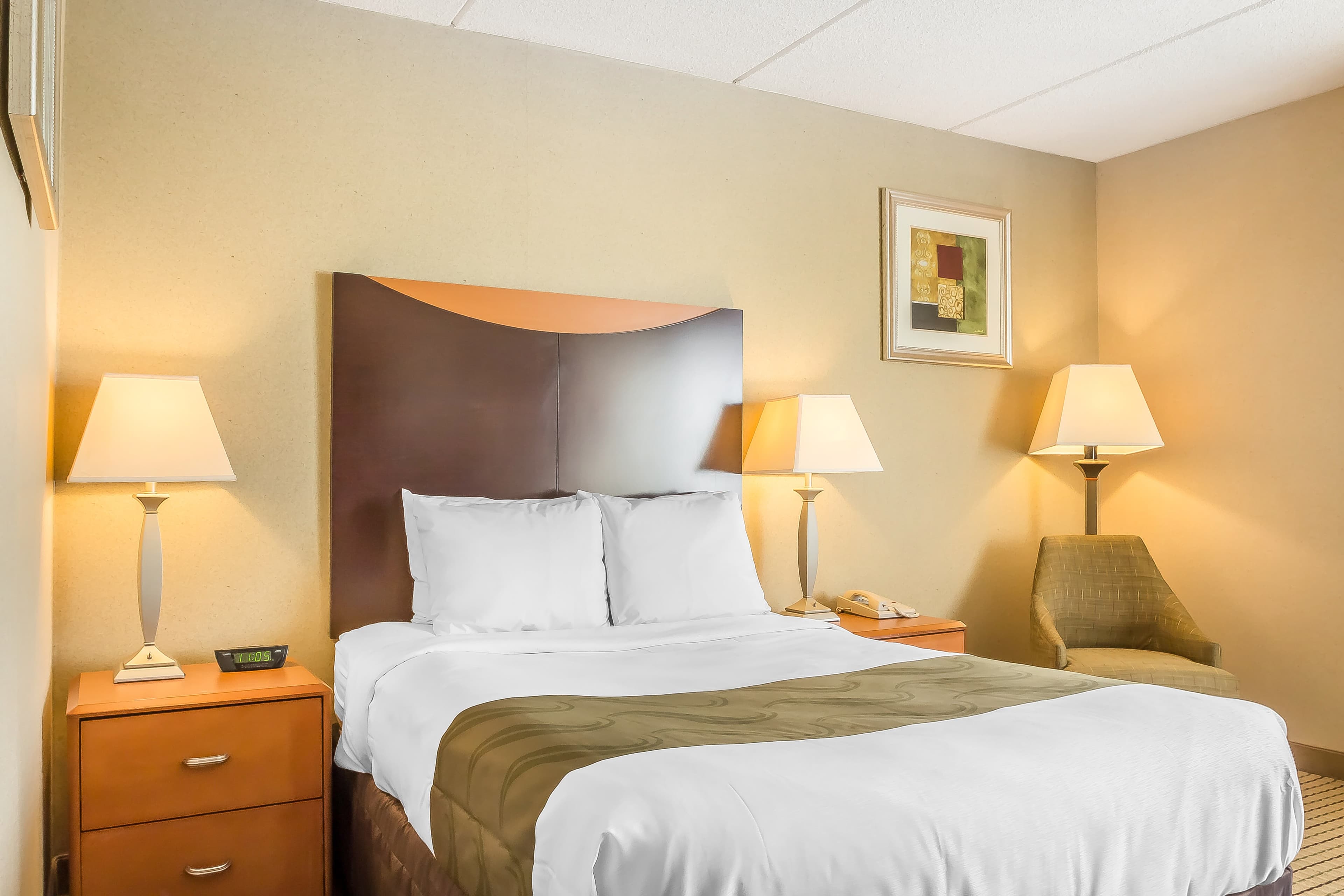 Quality Inn Spring Valley - Nanuet - Image 3