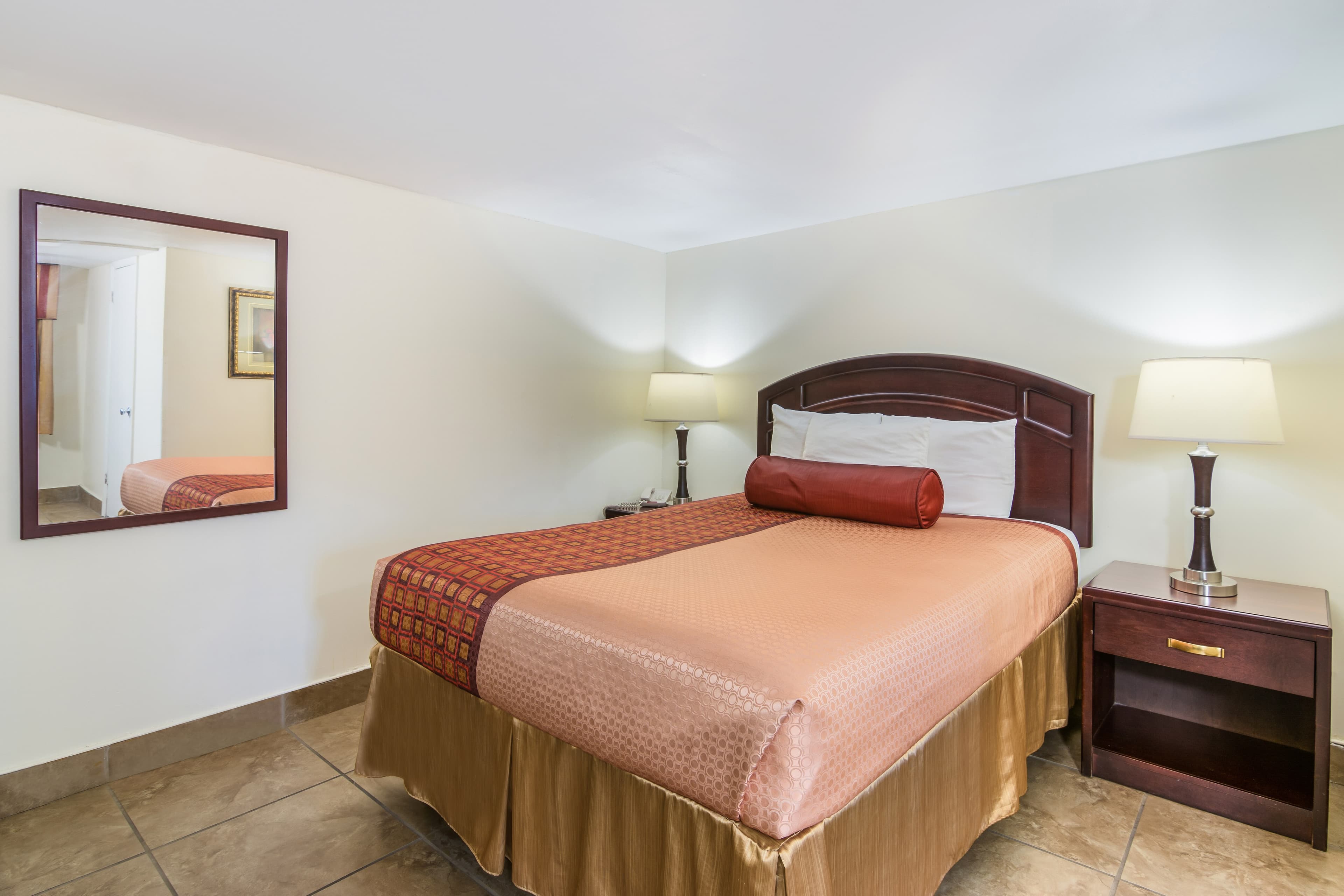 Rodeway Inn - Image 3