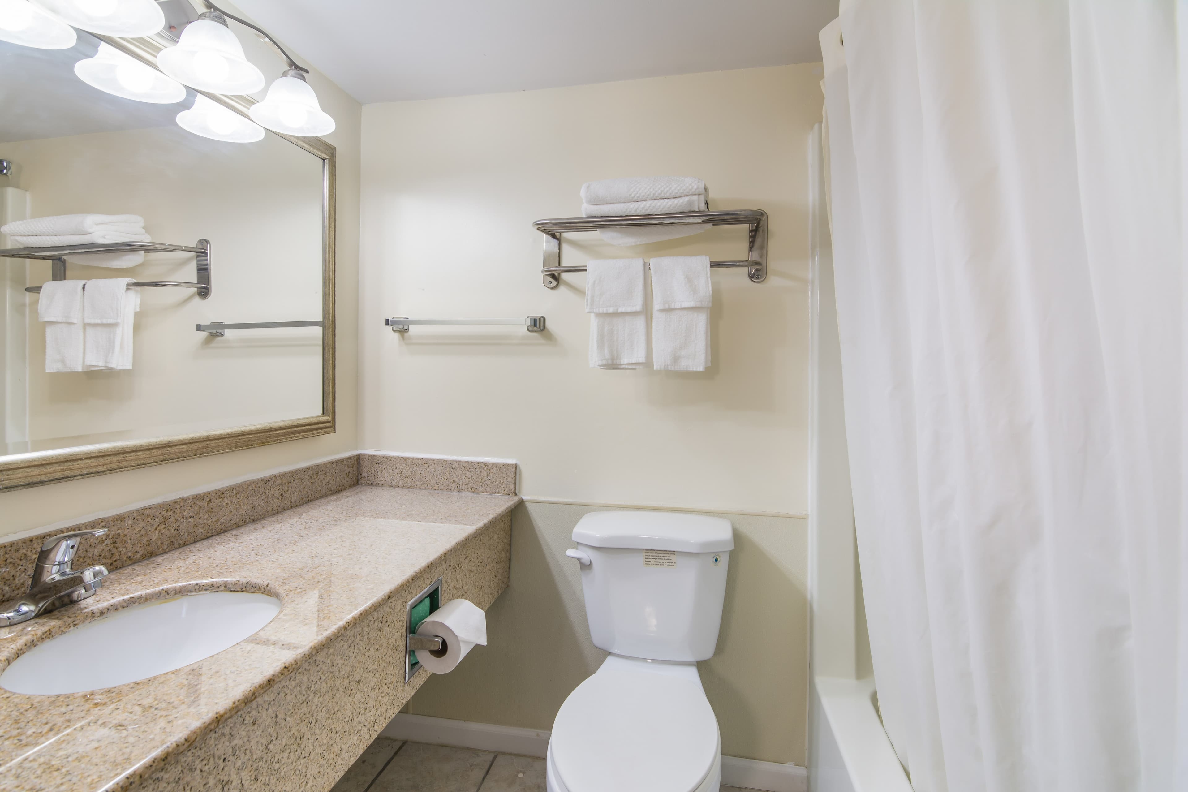 Rodeway Inn - Image 2