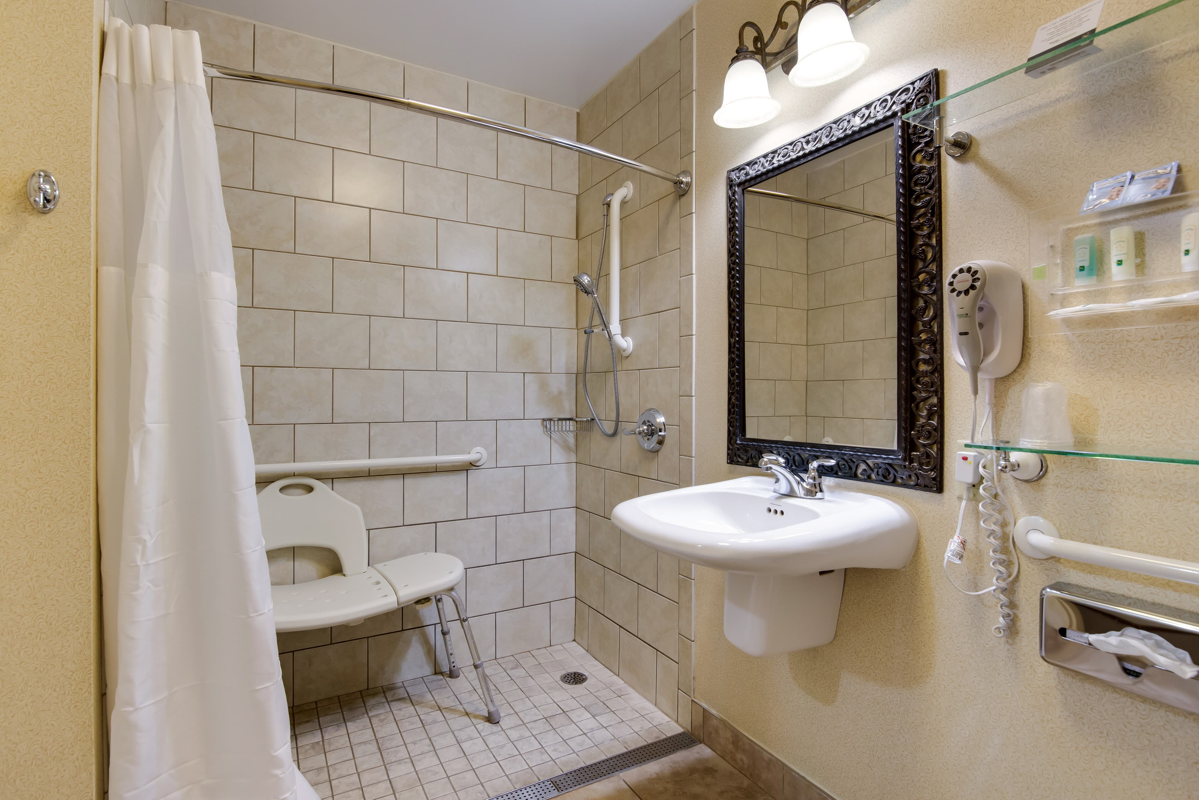 Quality Inn Oneonta Cooperstown Area - Image 5