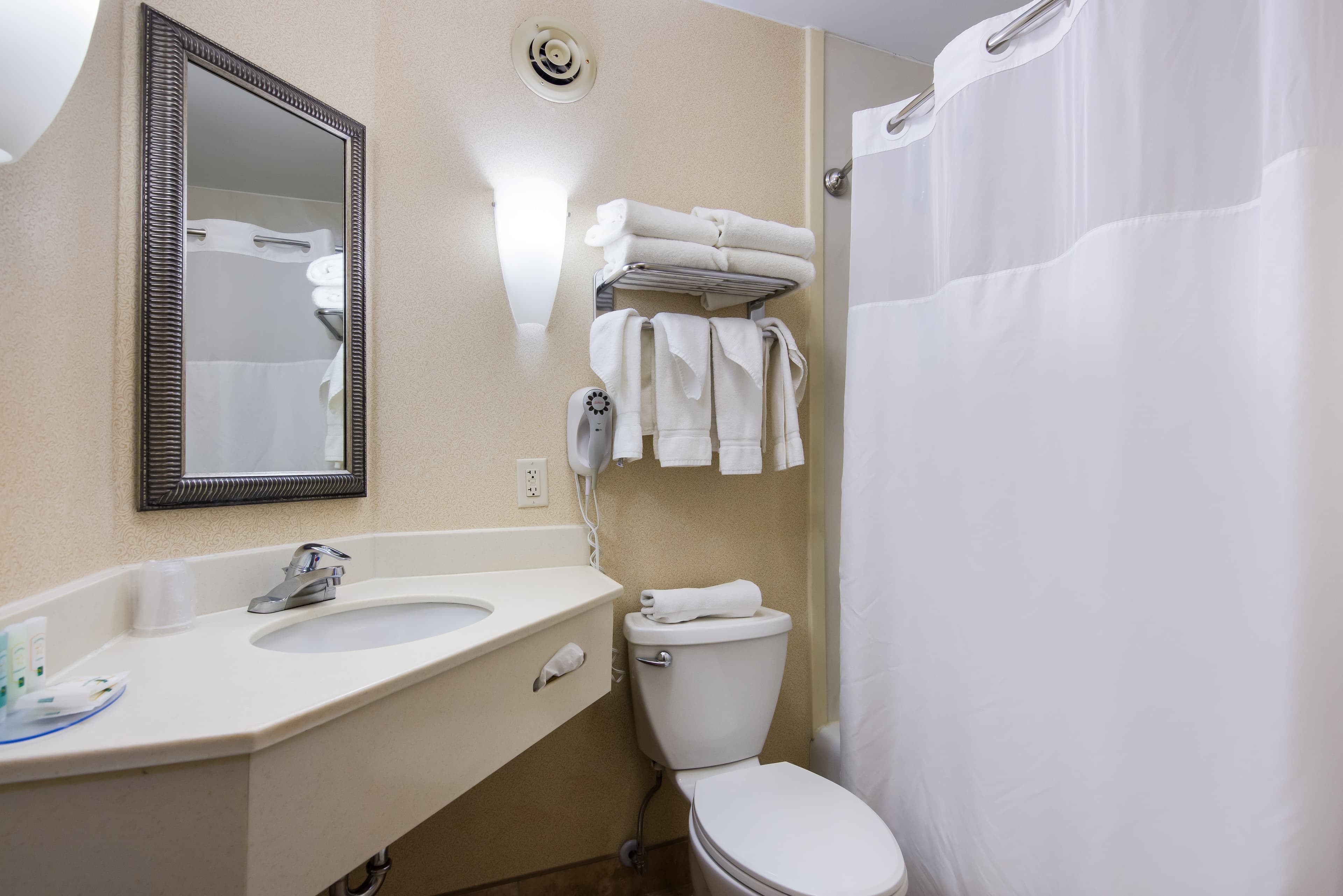 Quality Inn Oneonta Cooperstown Area — 17