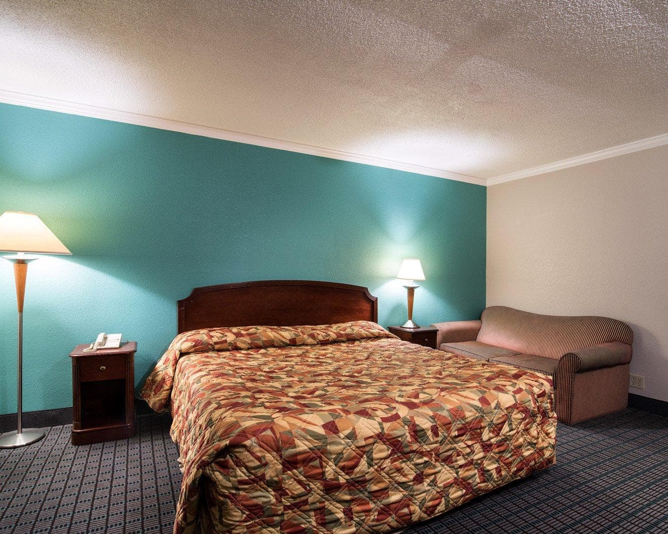 Rodeway Inn Syracuse Carrier Circle - Image 2