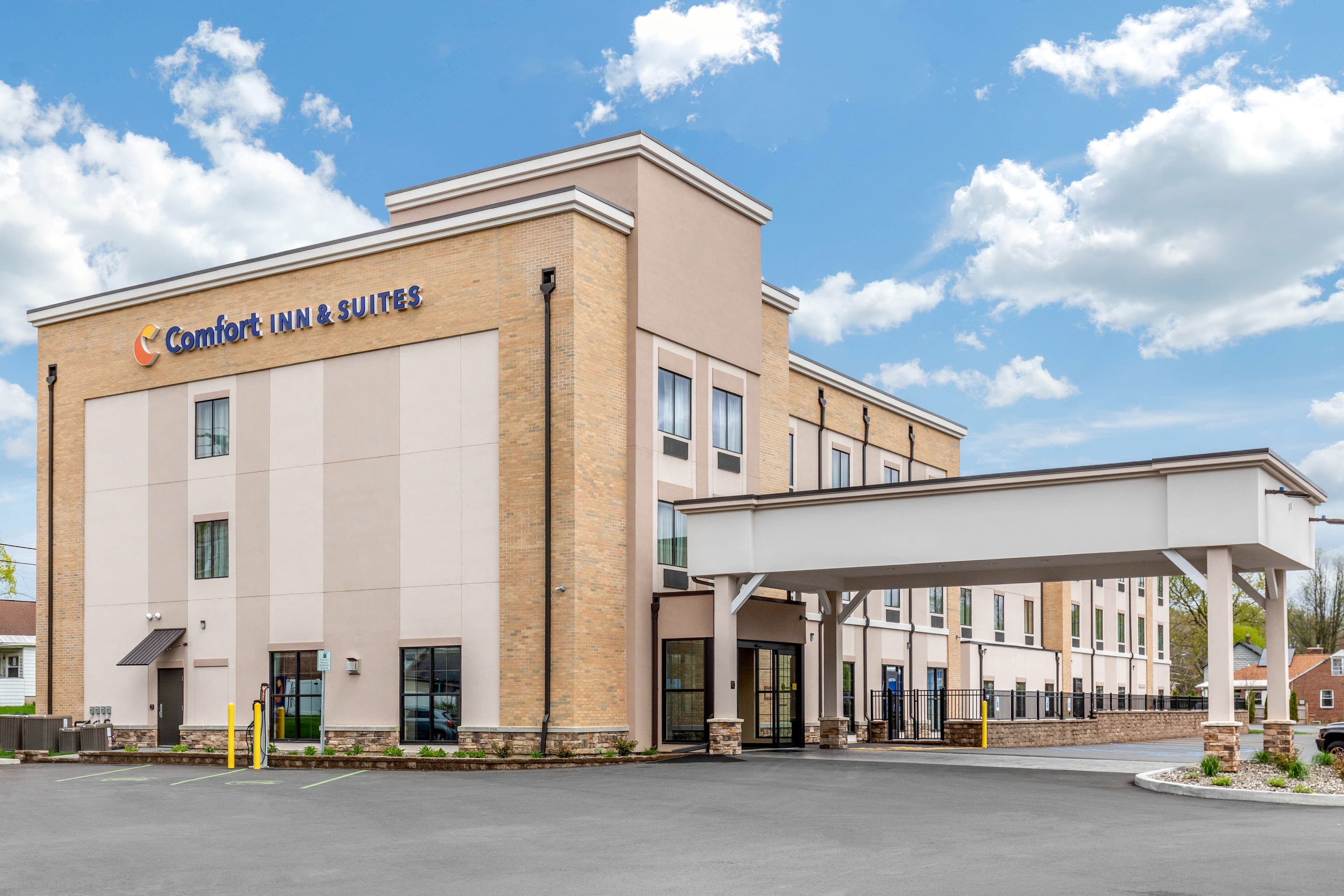 Comfort Inn & Suites Schenectady -Scotia - Image 1