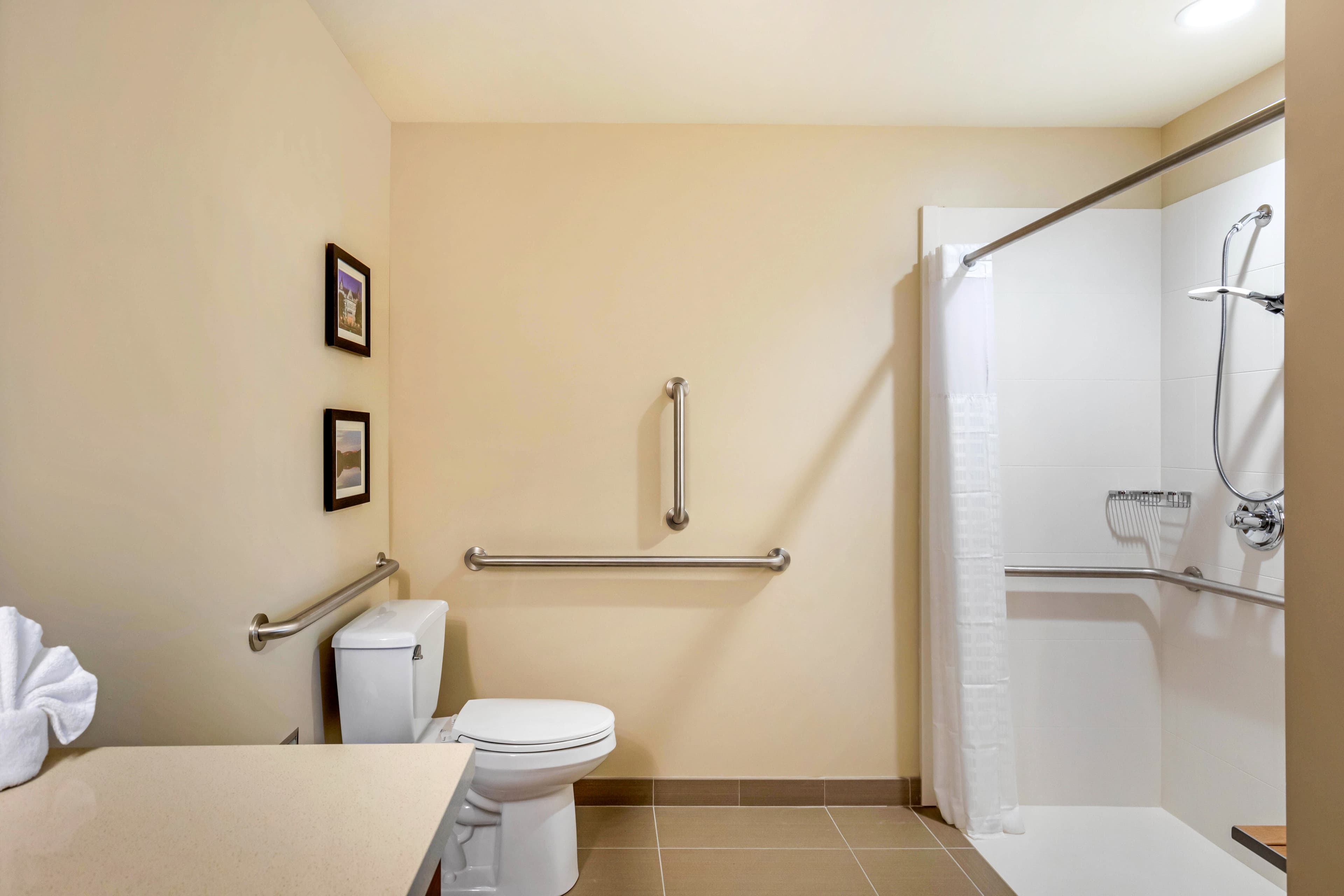 Comfort Inn & Suites Schenectady -Scotia — 17