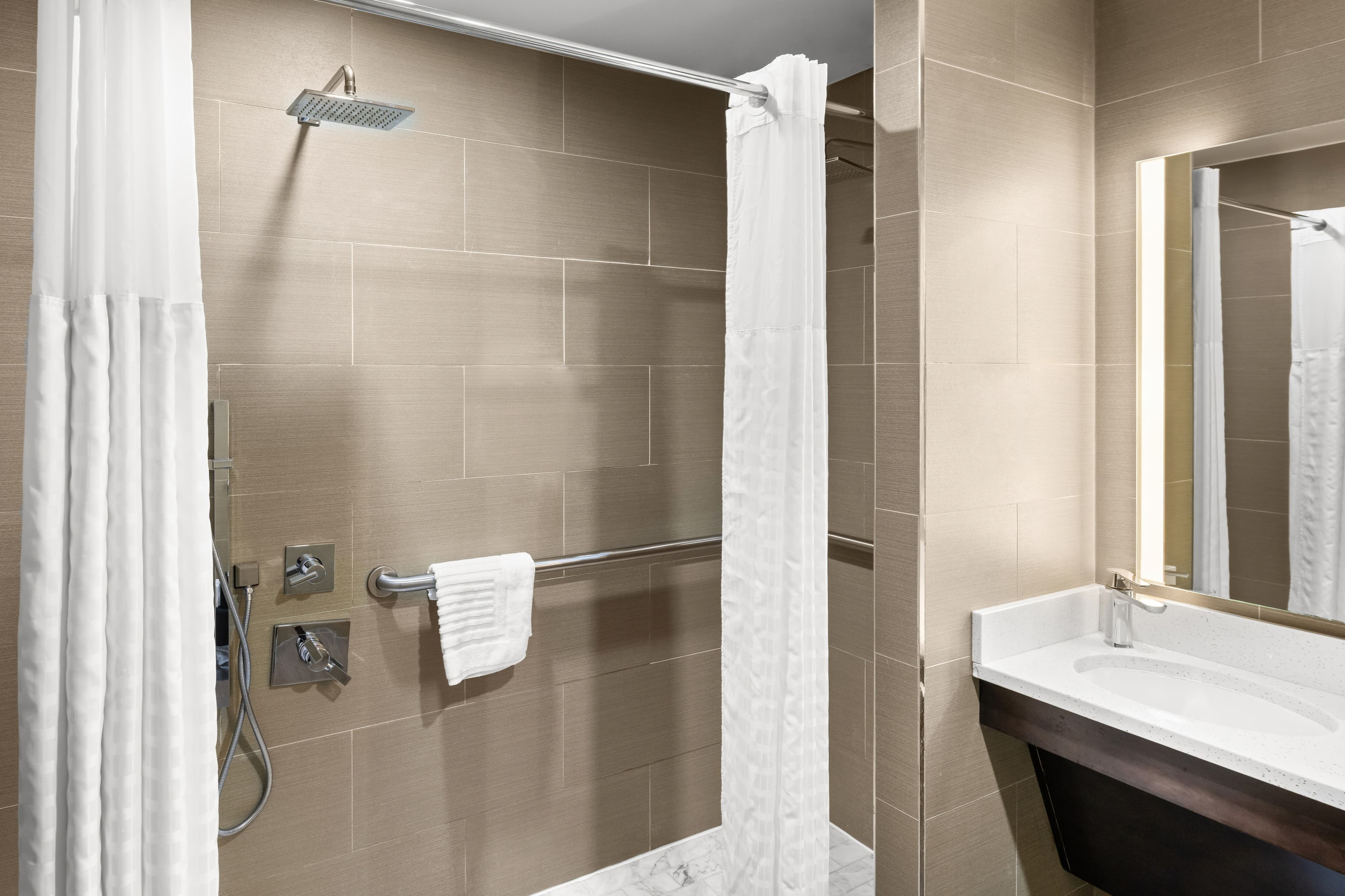 Comfort Inn Prospect Park-Brooklyn — 6