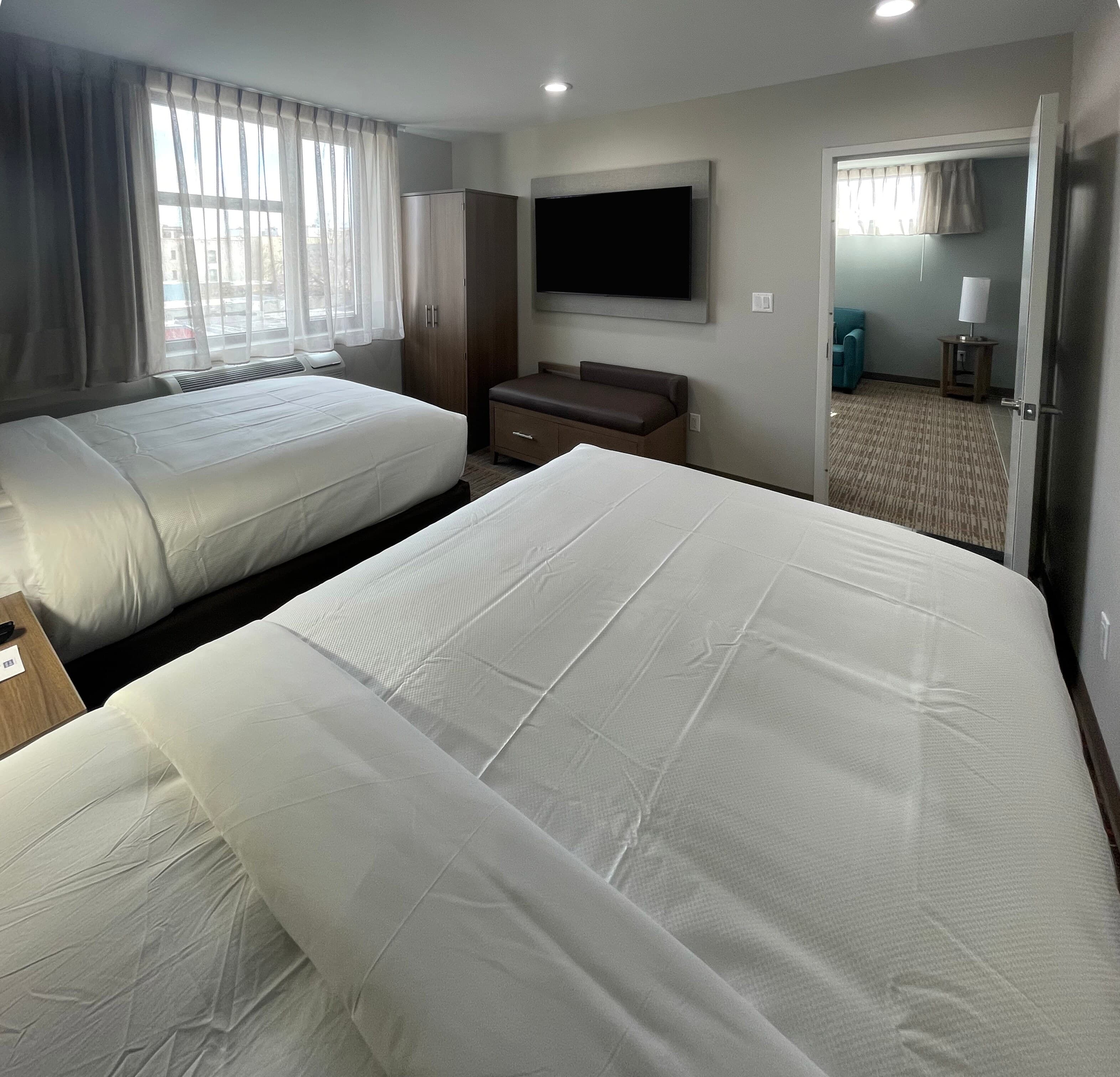 MainStay Suites Bronx - Belmont - Image 4