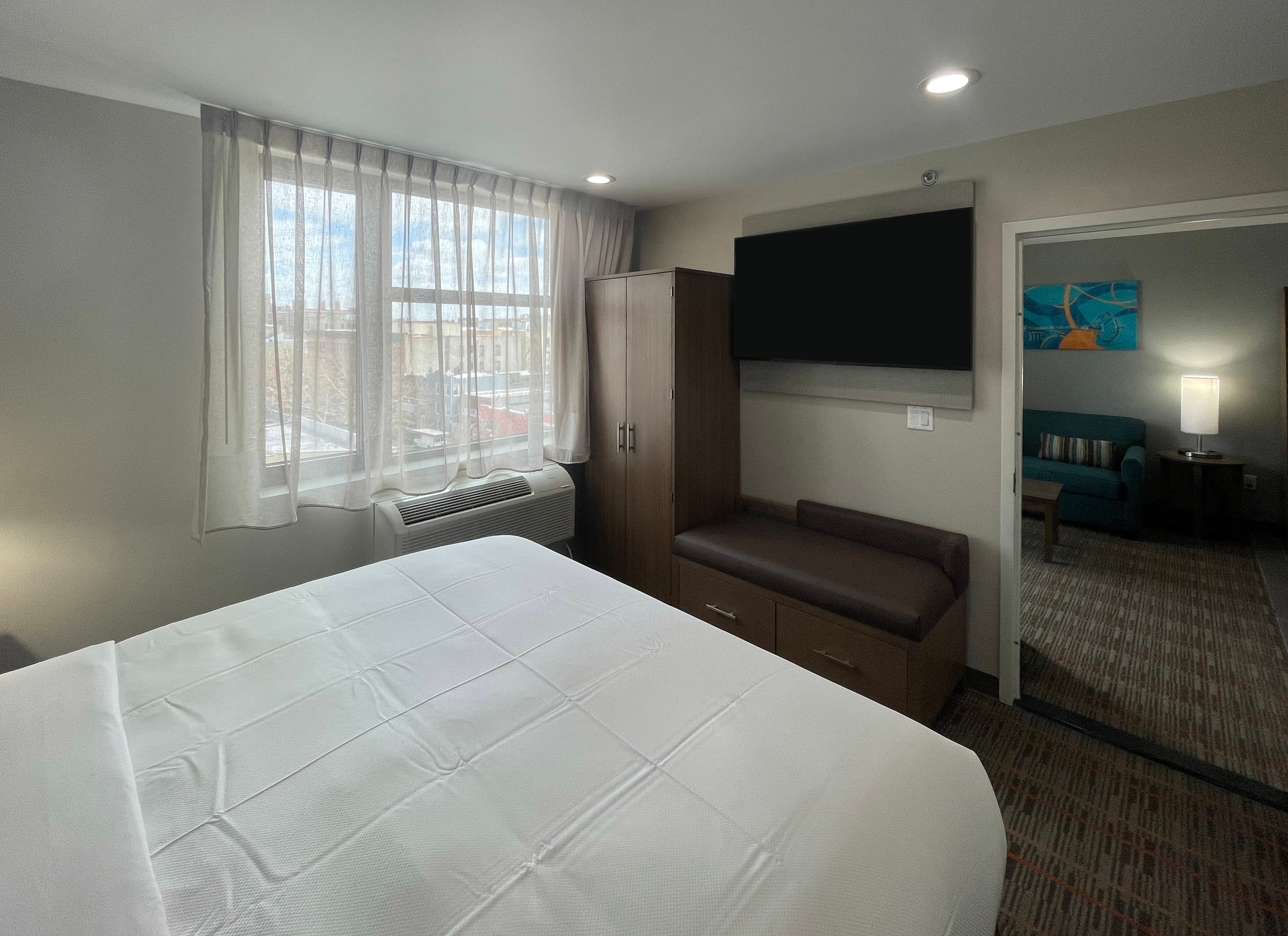 MainStay Suites Bronx - Belmont — 15