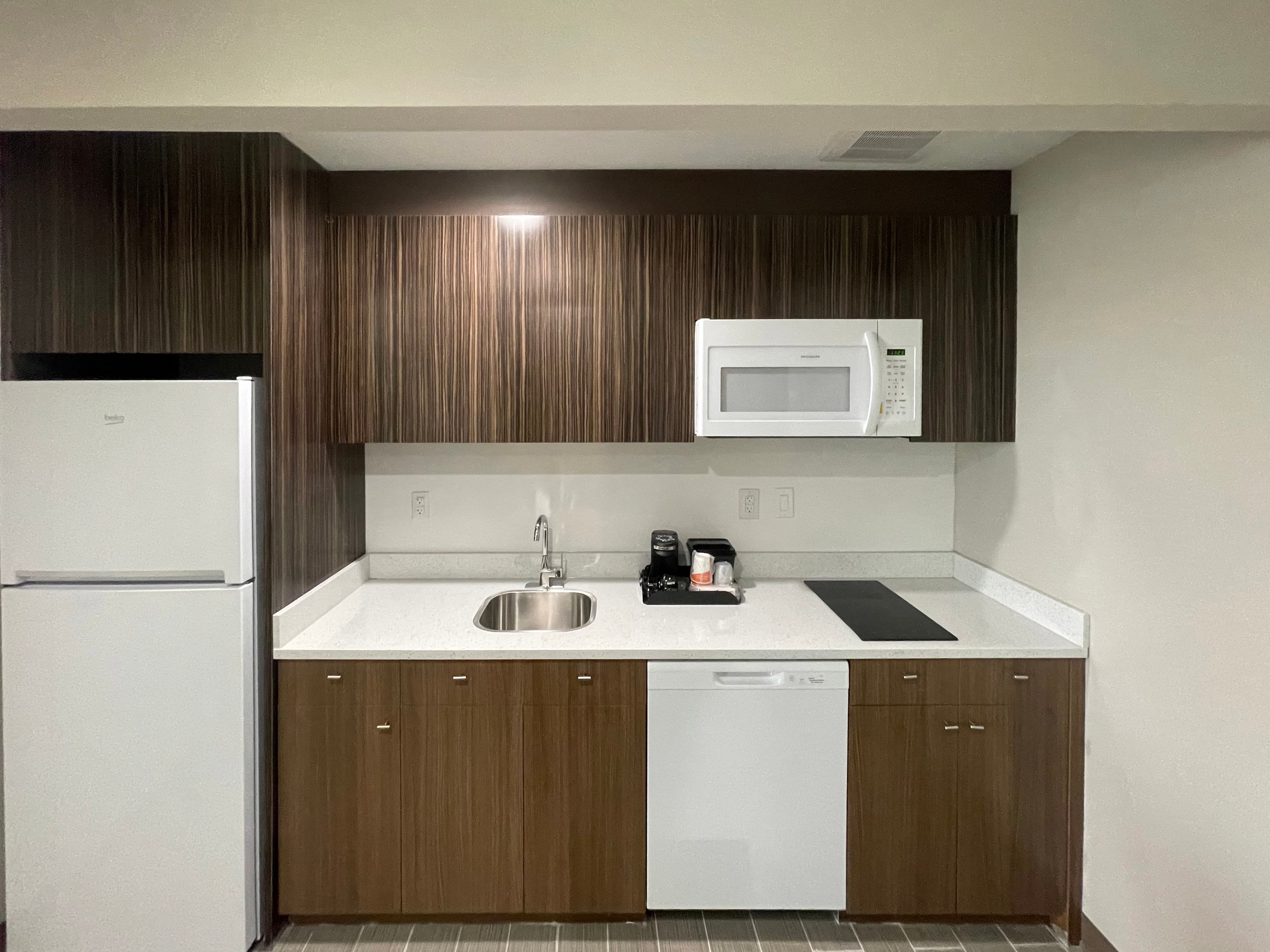 MainStay Suites Bronx - Belmont — 18