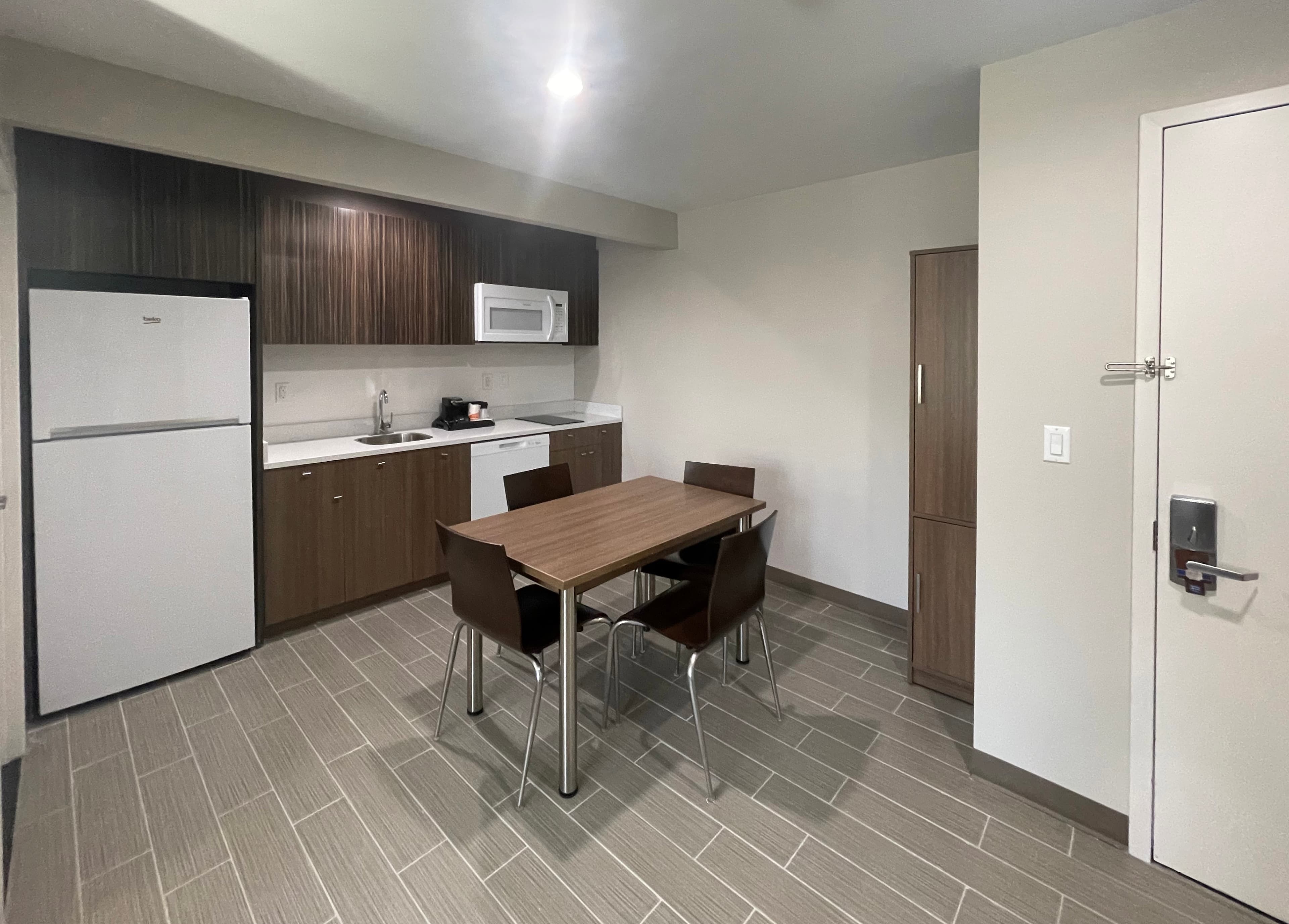 MainStay Suites Bronx - Belmont — 19
