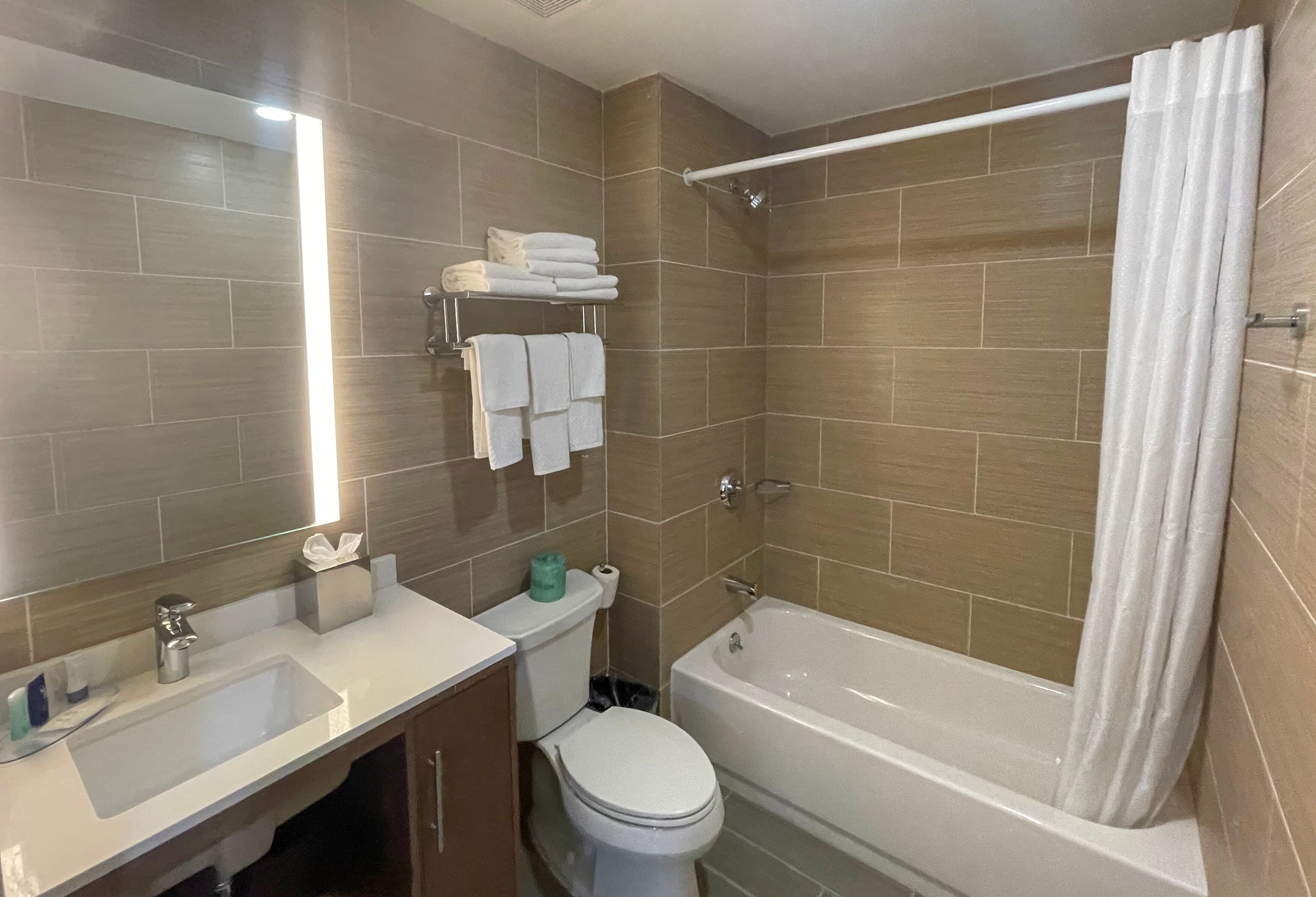 MainStay Suites Bronx - Belmont — 21