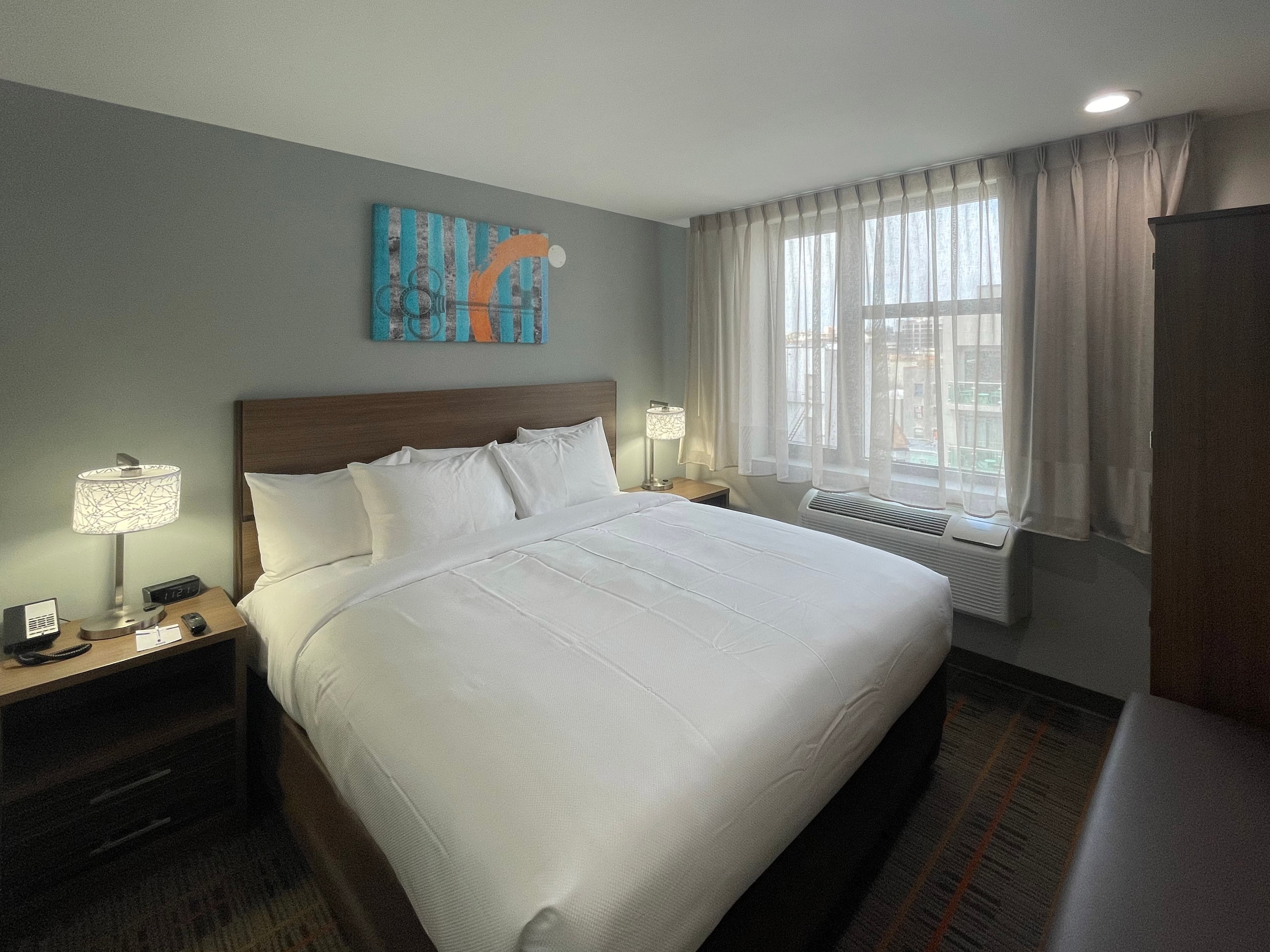 MainStay Suites Bronx - Belmont — 8