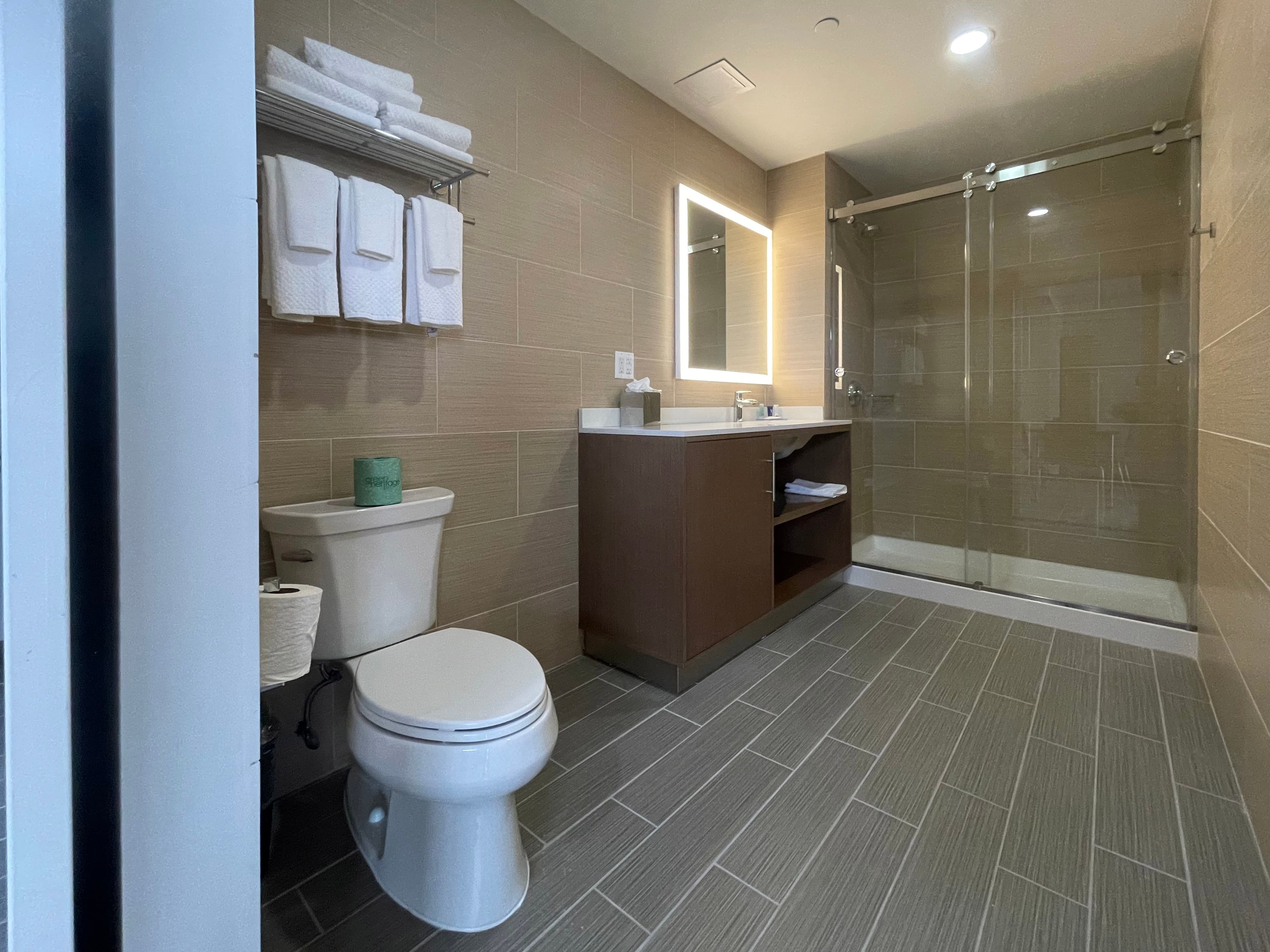 MainStay Suites Bronx - Belmont — 13