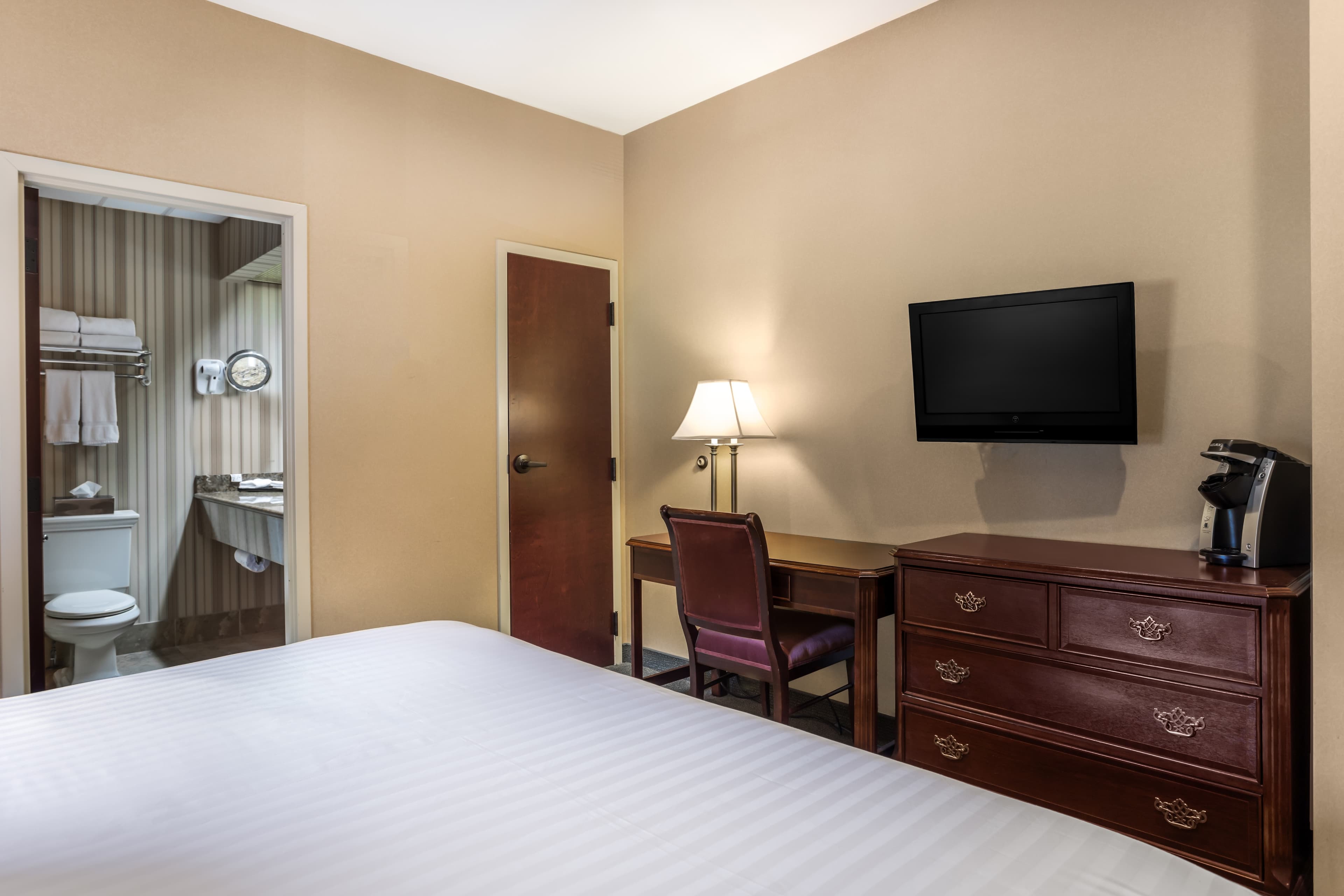 Traditions Hotel & Spa Johnson City - Binghamton, an Ascend Collection Hotel — 5