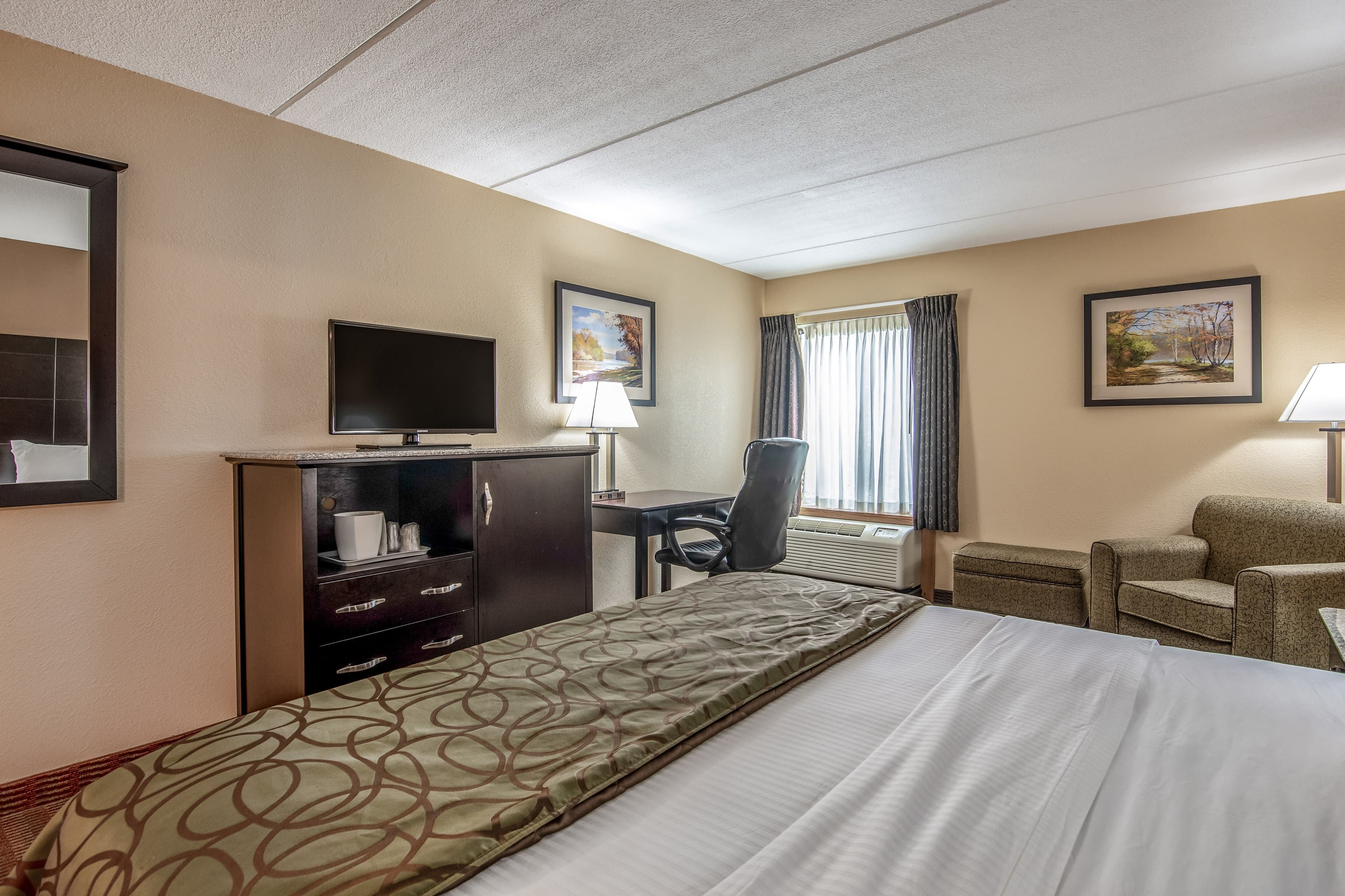 Quality Inn Tully I-81 - Image 5