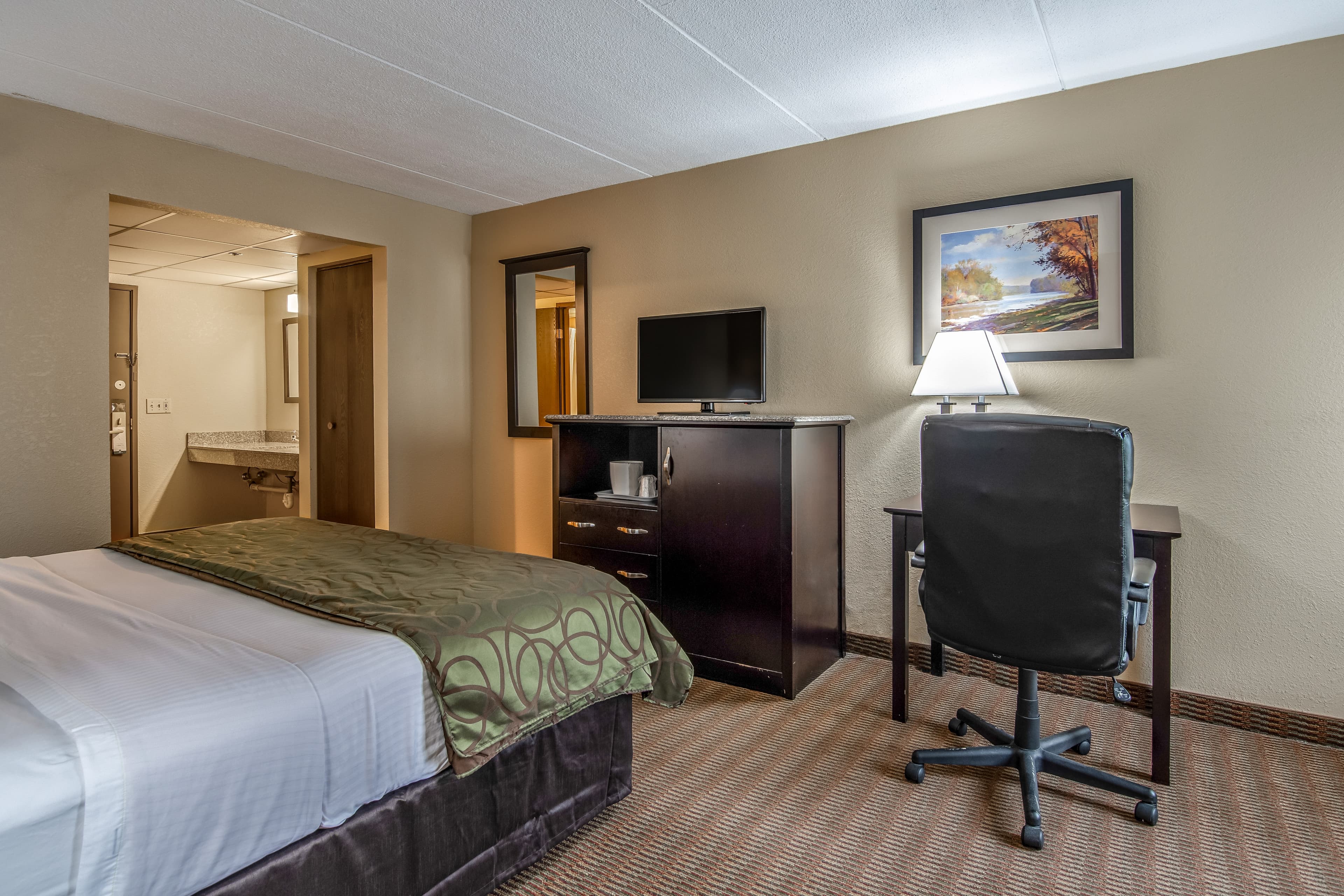Quality Inn Tully I-81 — 6