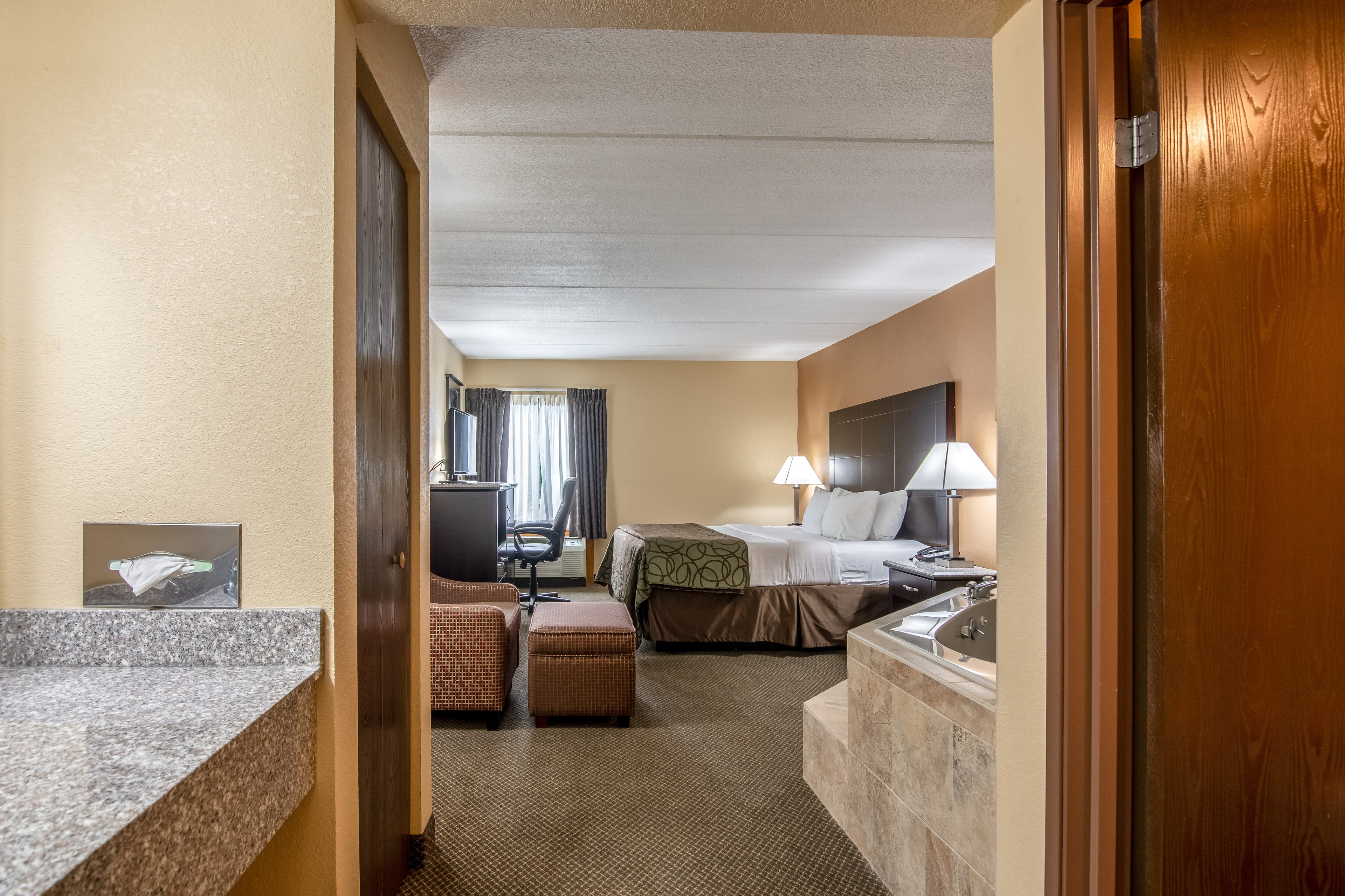Quality Inn Tully I-81 — 17