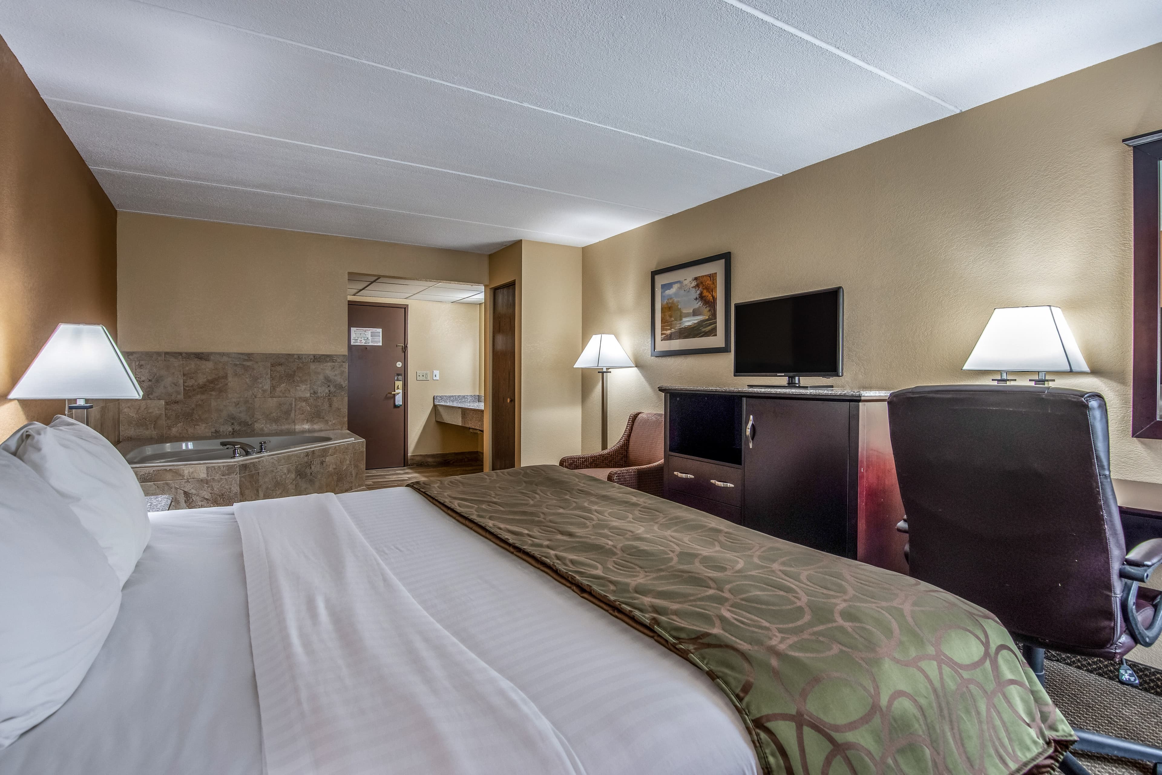 Quality Inn Tully I-81 — 18