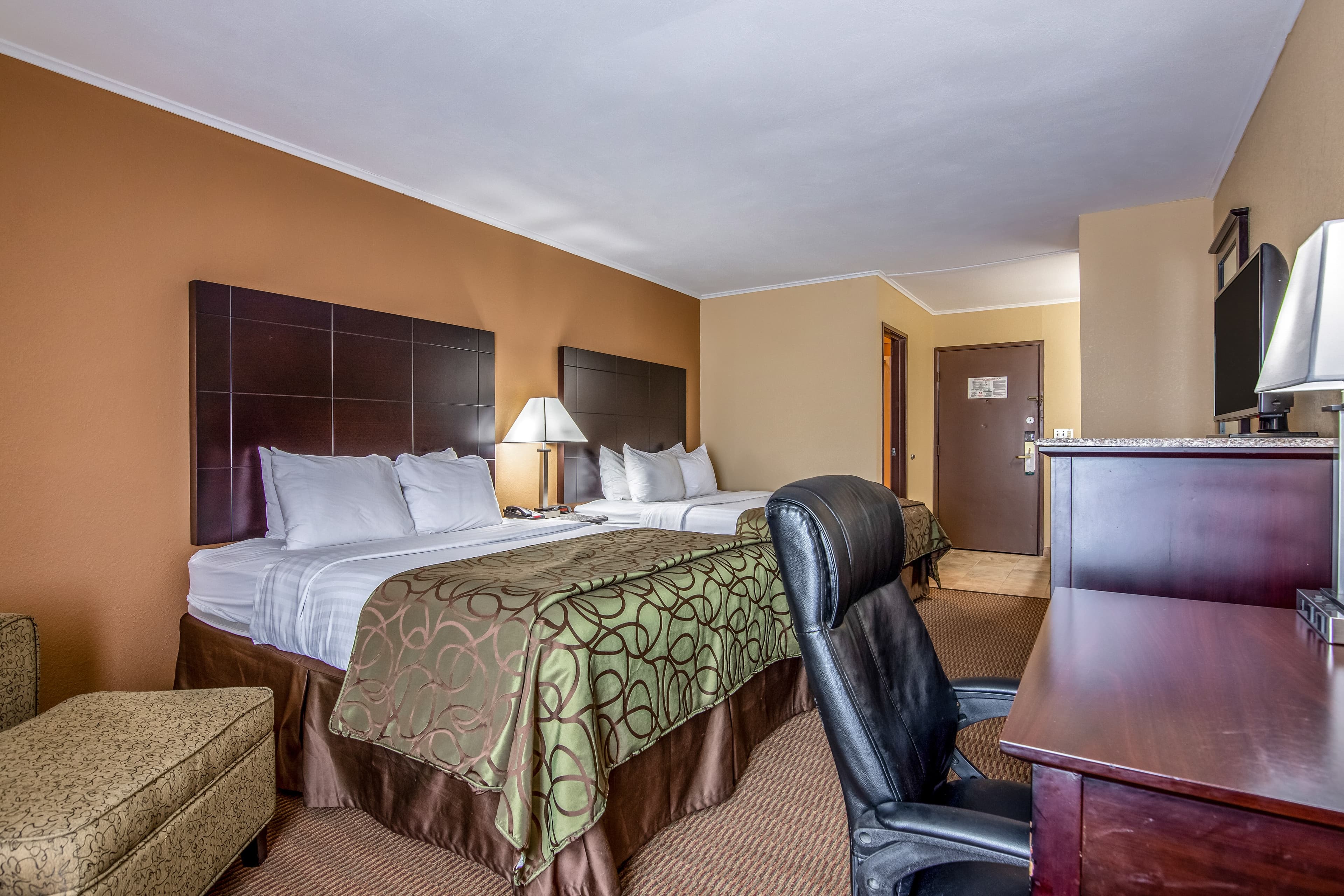 Quality Inn Tully I-81 — 11