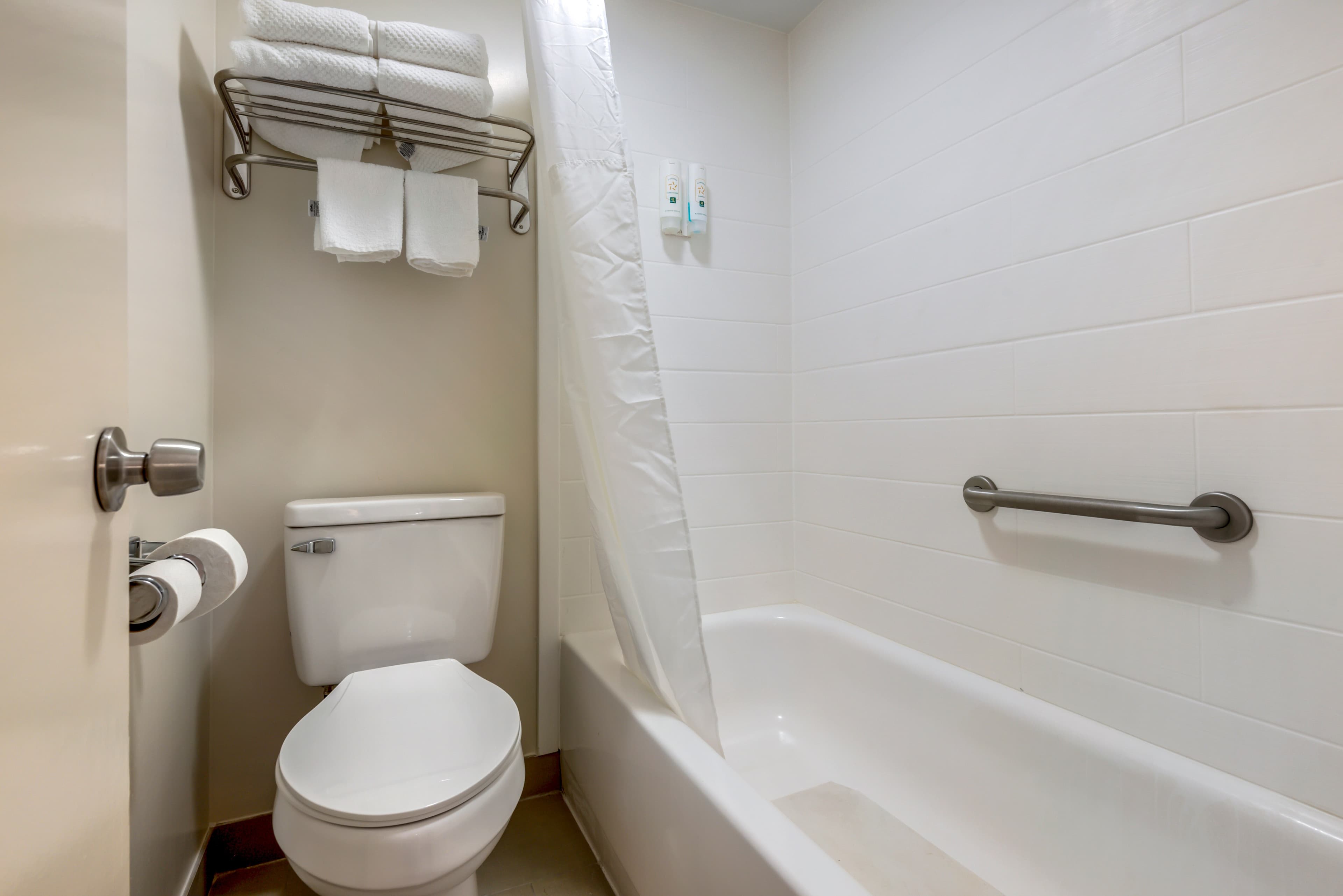 Quality Inn & Suites New Hartford - Utica — 24