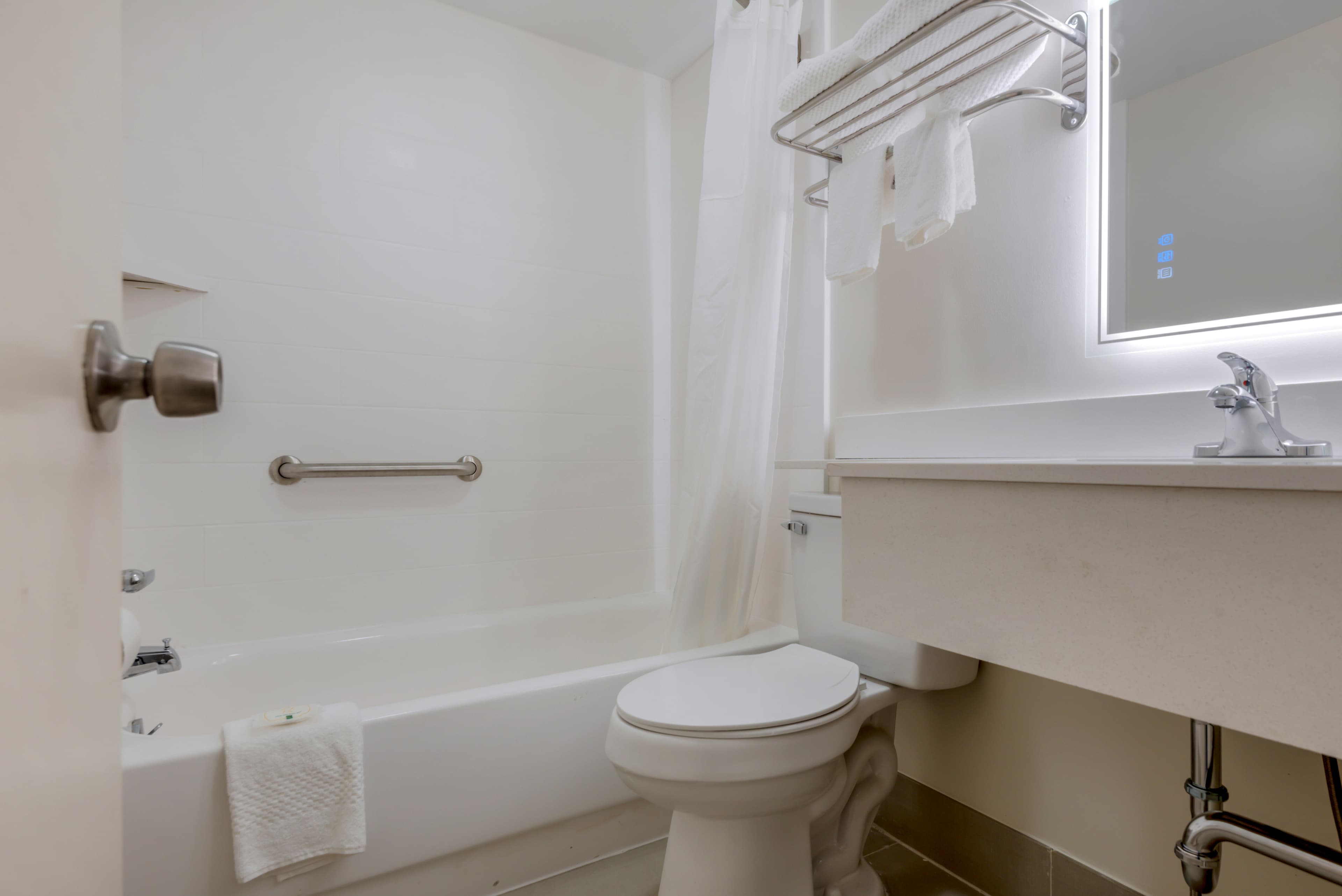 Quality Inn & Suites New Hartford - Utica — 28