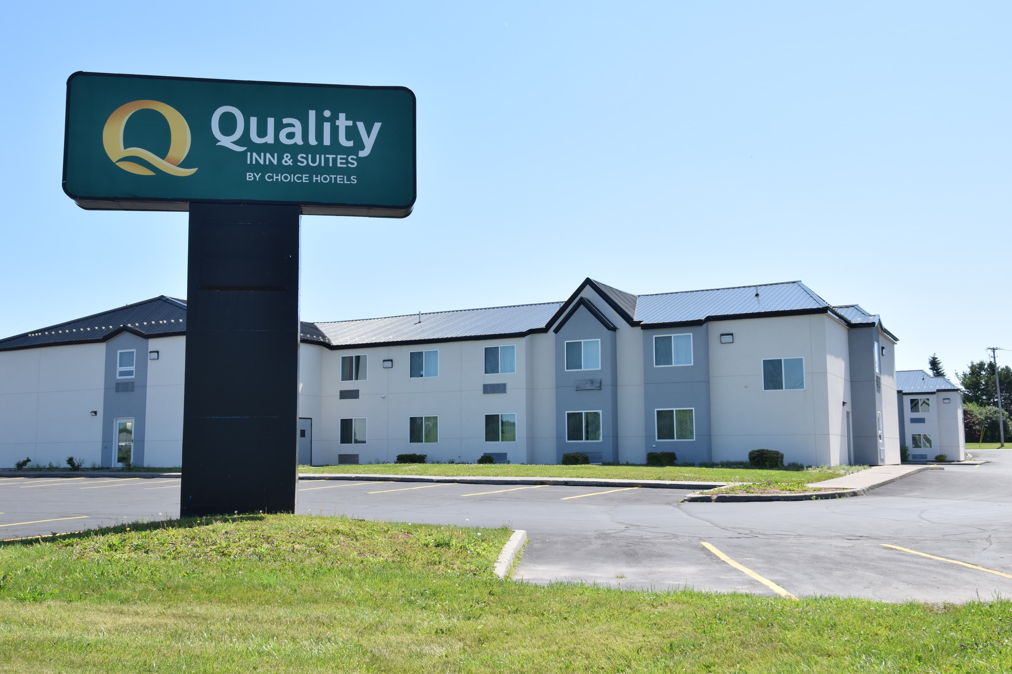 Quality Inn & Suites Watertown Fort Drum - Image 1