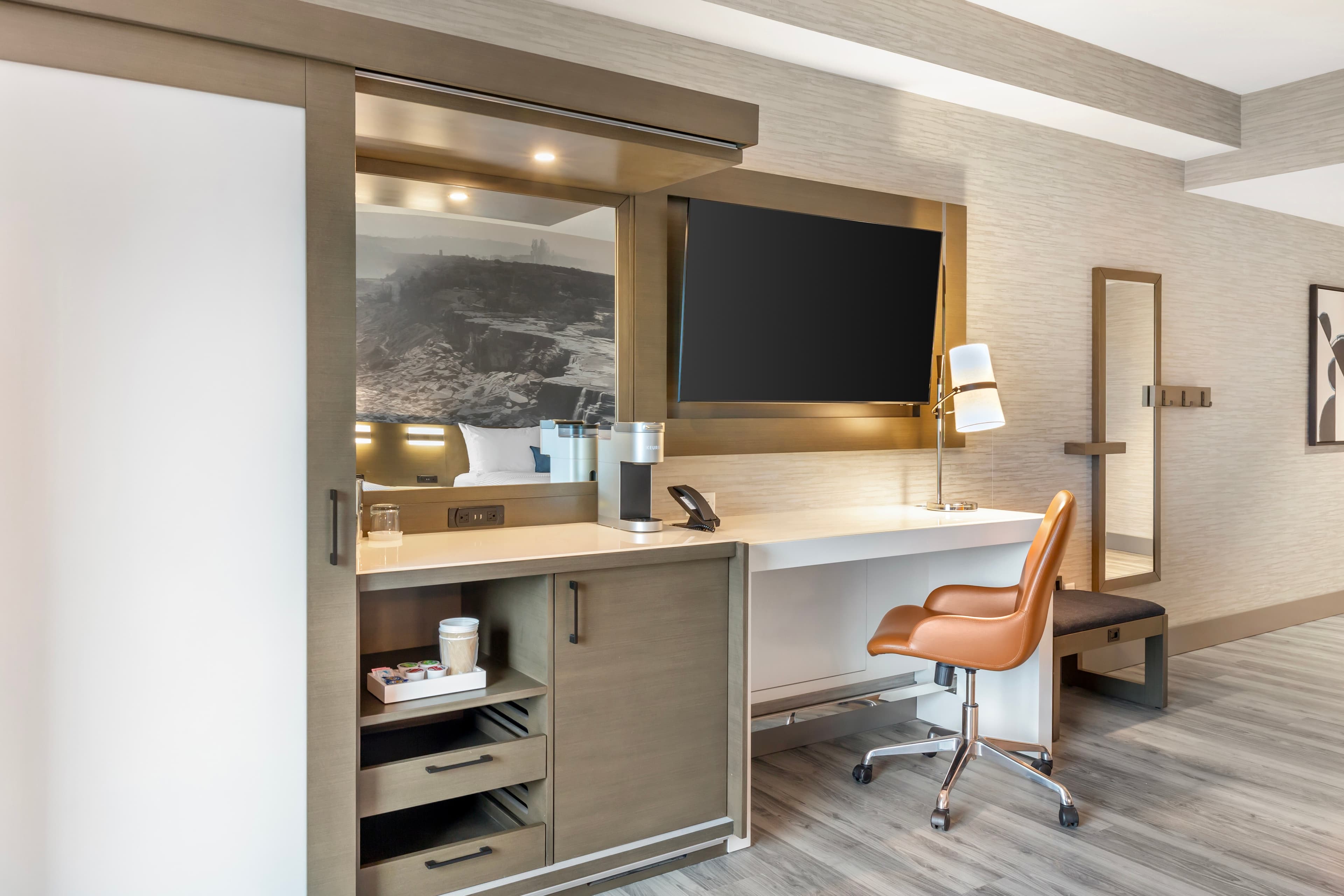 Cambria Hotel Niagara Falls — 9