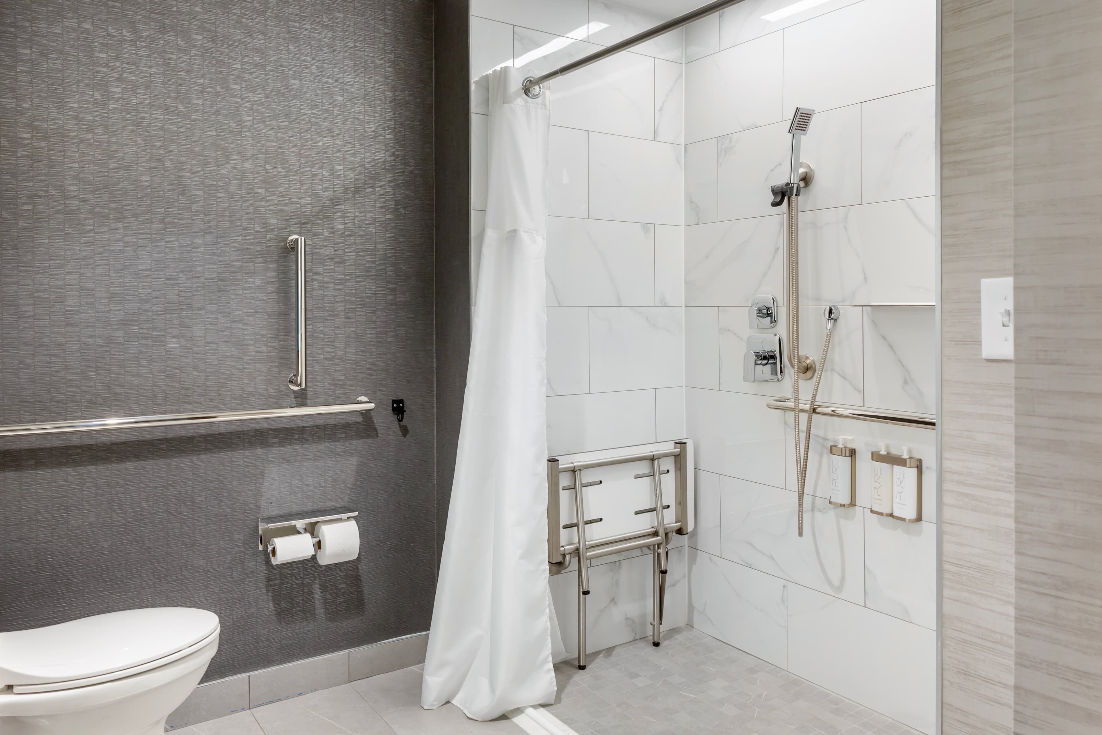 Cambria Hotel Niagara Falls — 11