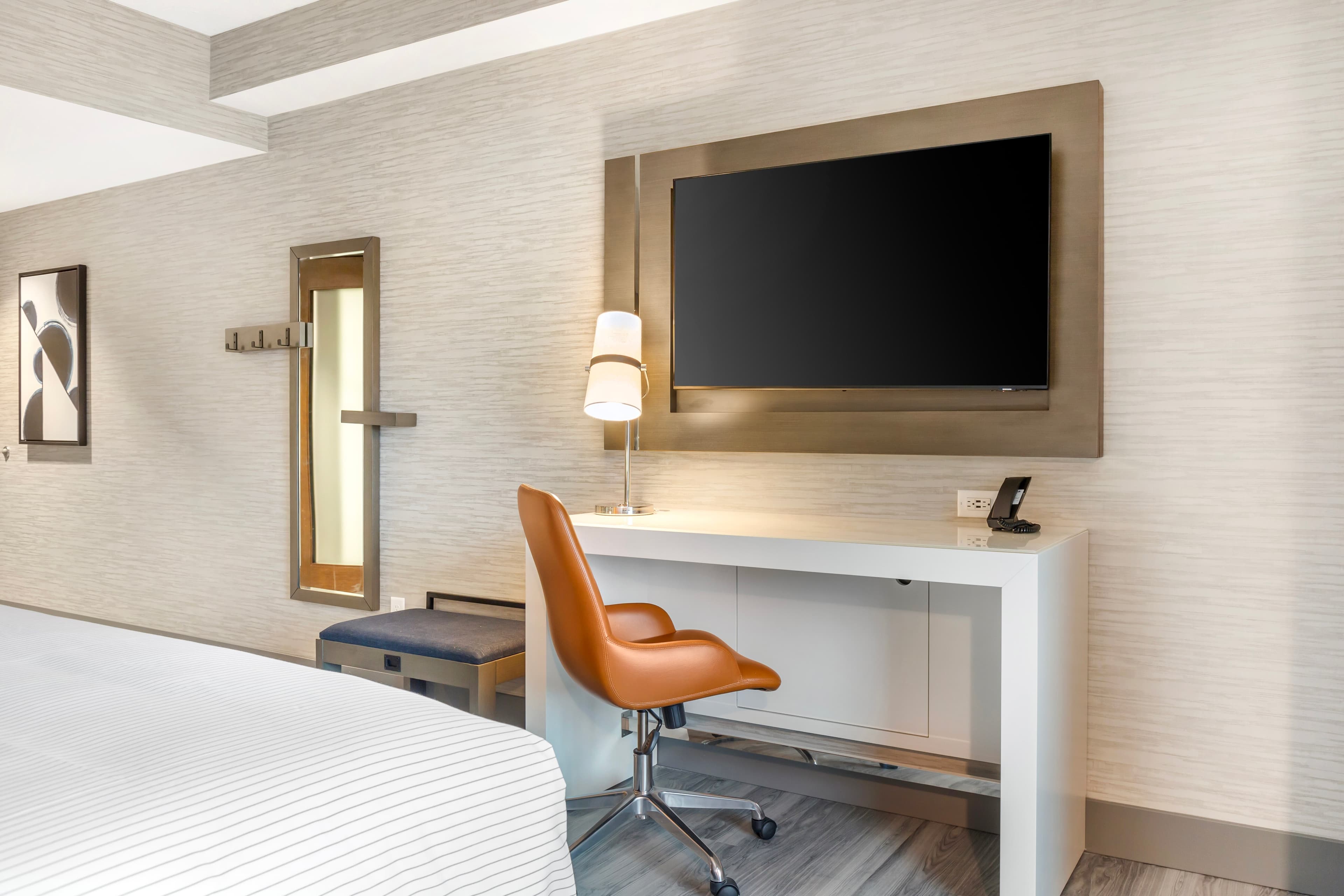 Cambria Hotel Niagara Falls - Image 4