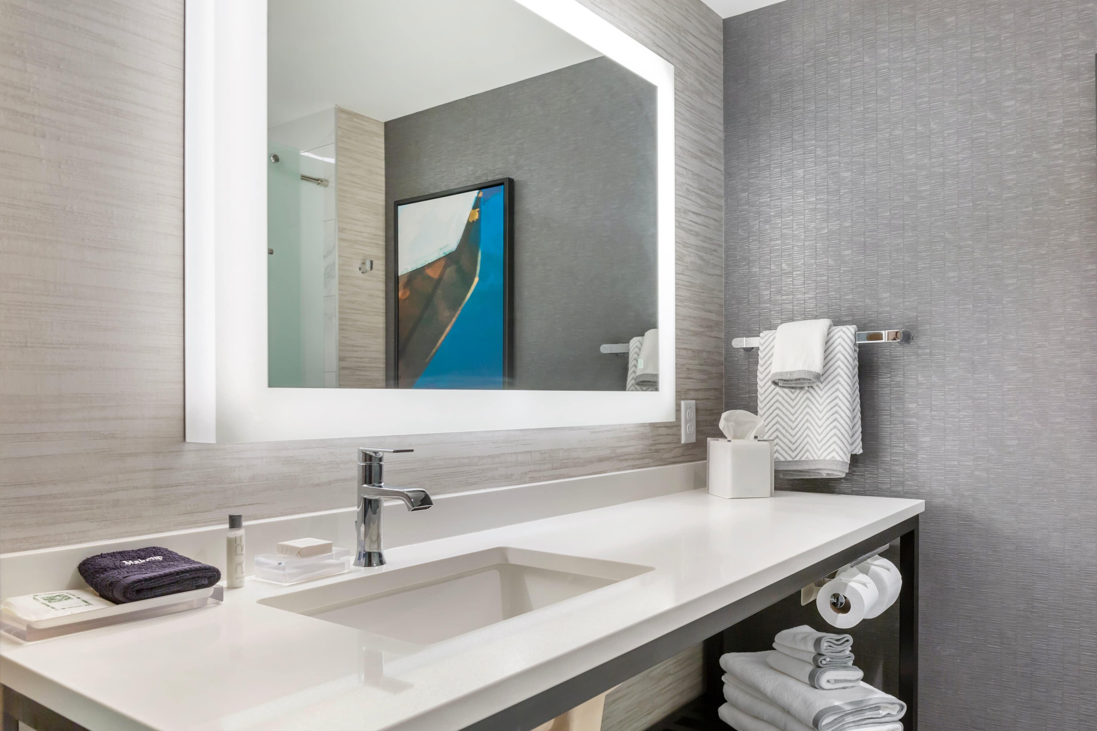 Cambria Hotel Niagara Falls — 6