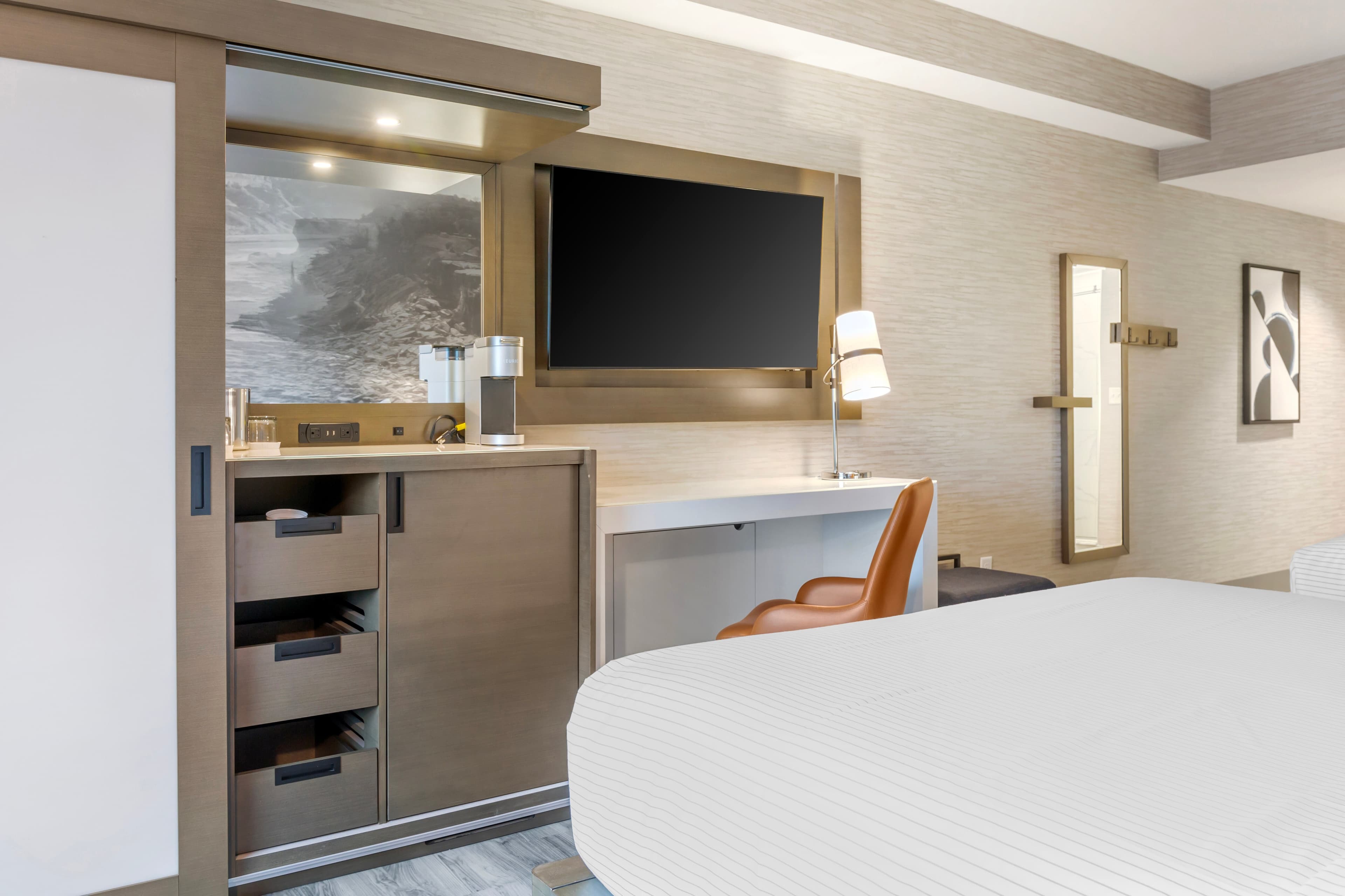 Cambria Hotel Niagara Falls — 20