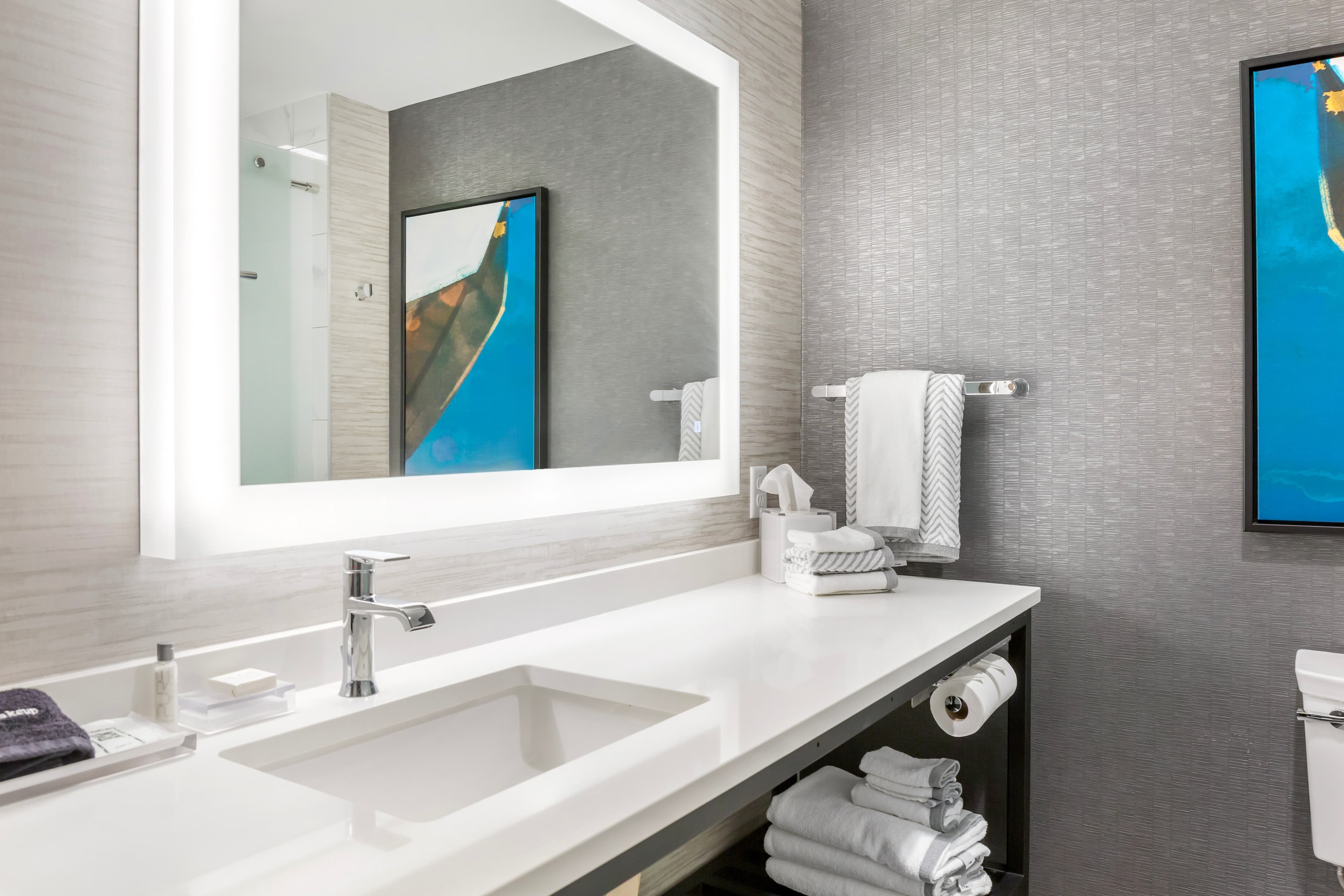 Cambria Hotel Niagara Falls — 25