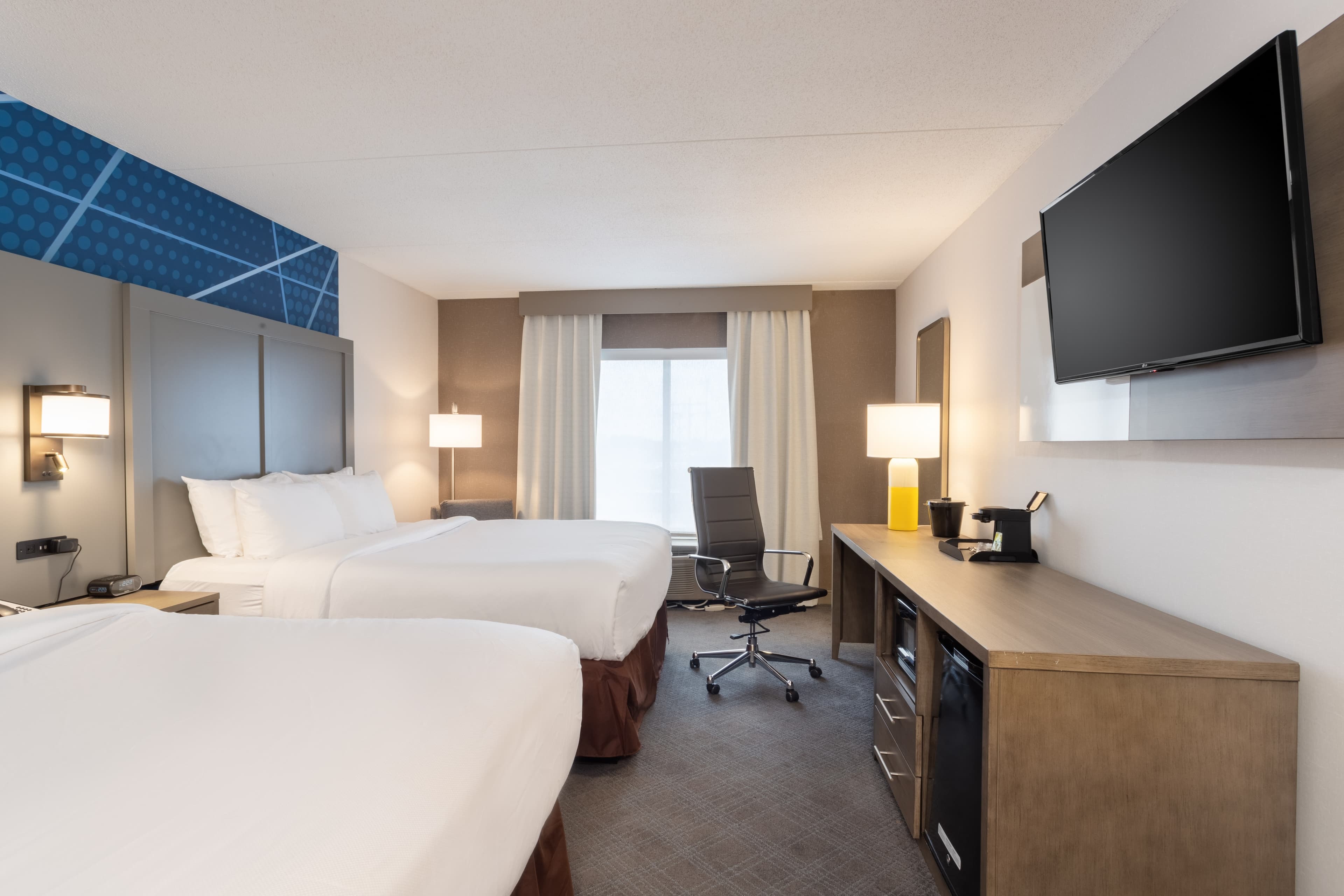 Comfort Inn & Suites Buffalo Airport — 7