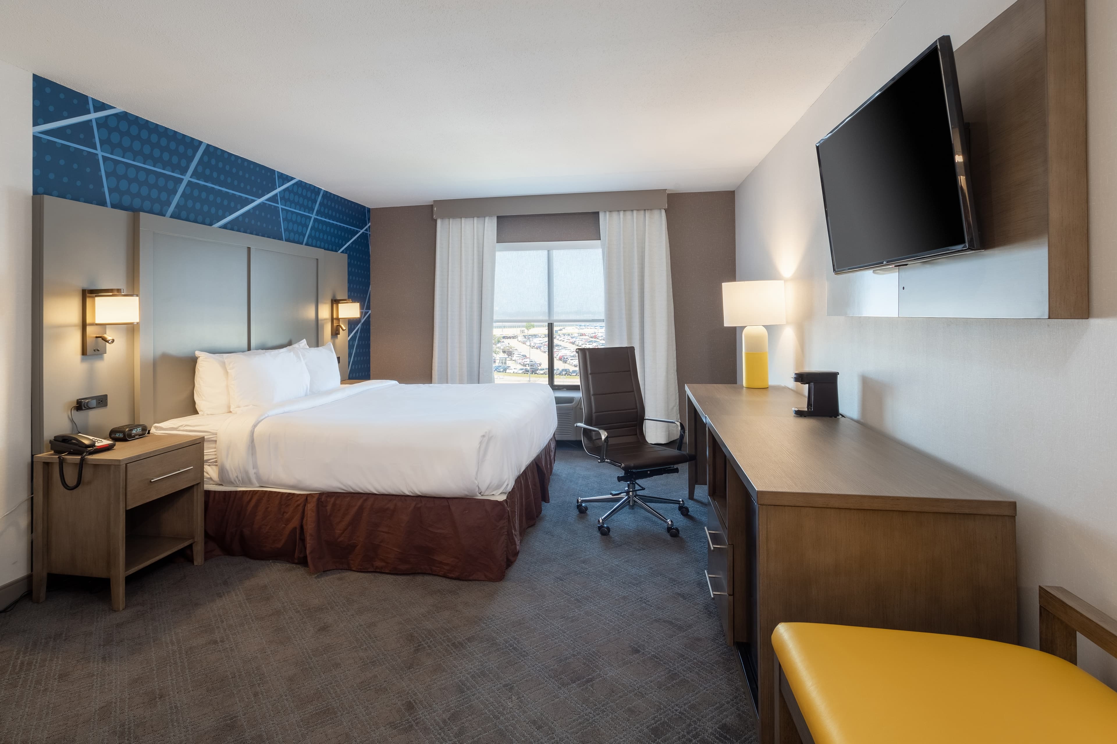 Comfort Inn & Suites Buffalo Airport — 8