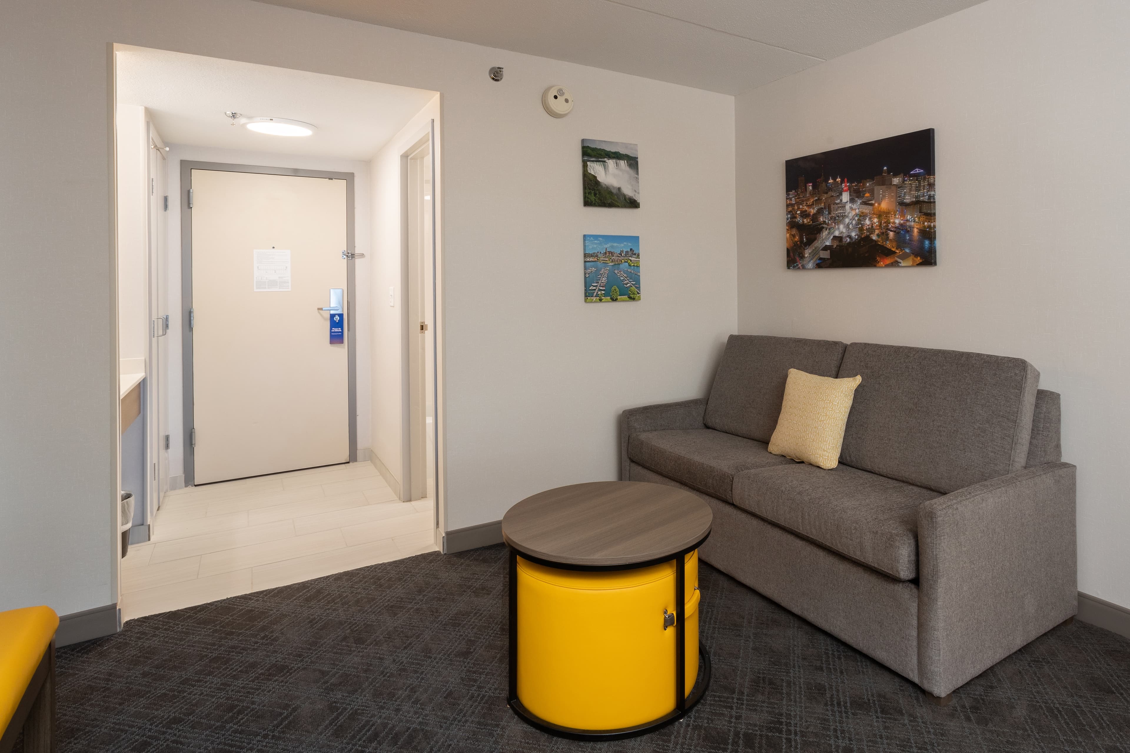 Comfort Inn & Suites Buffalo Airport — 10