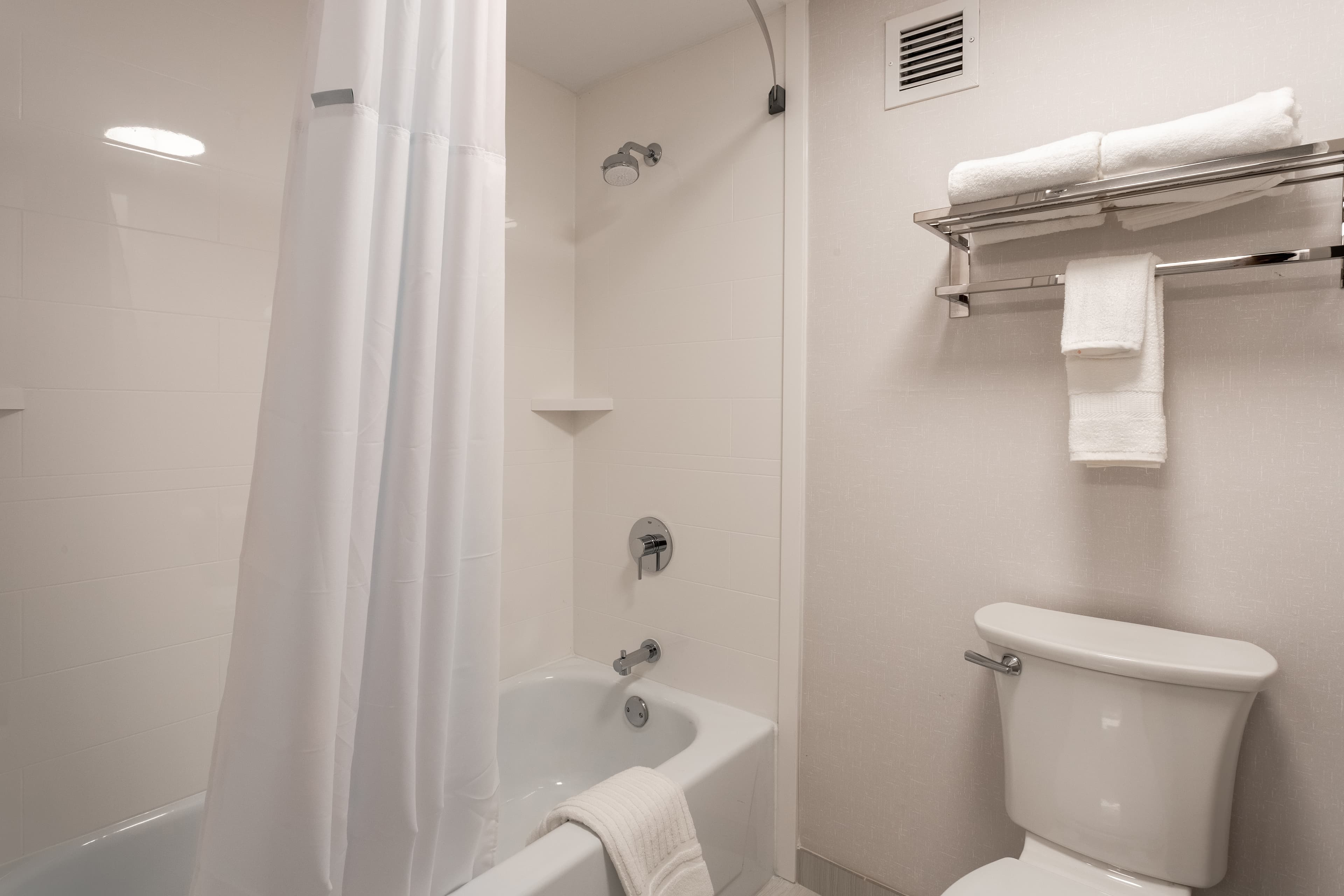 Comfort Inn & Suites Buffalo Airport — 12