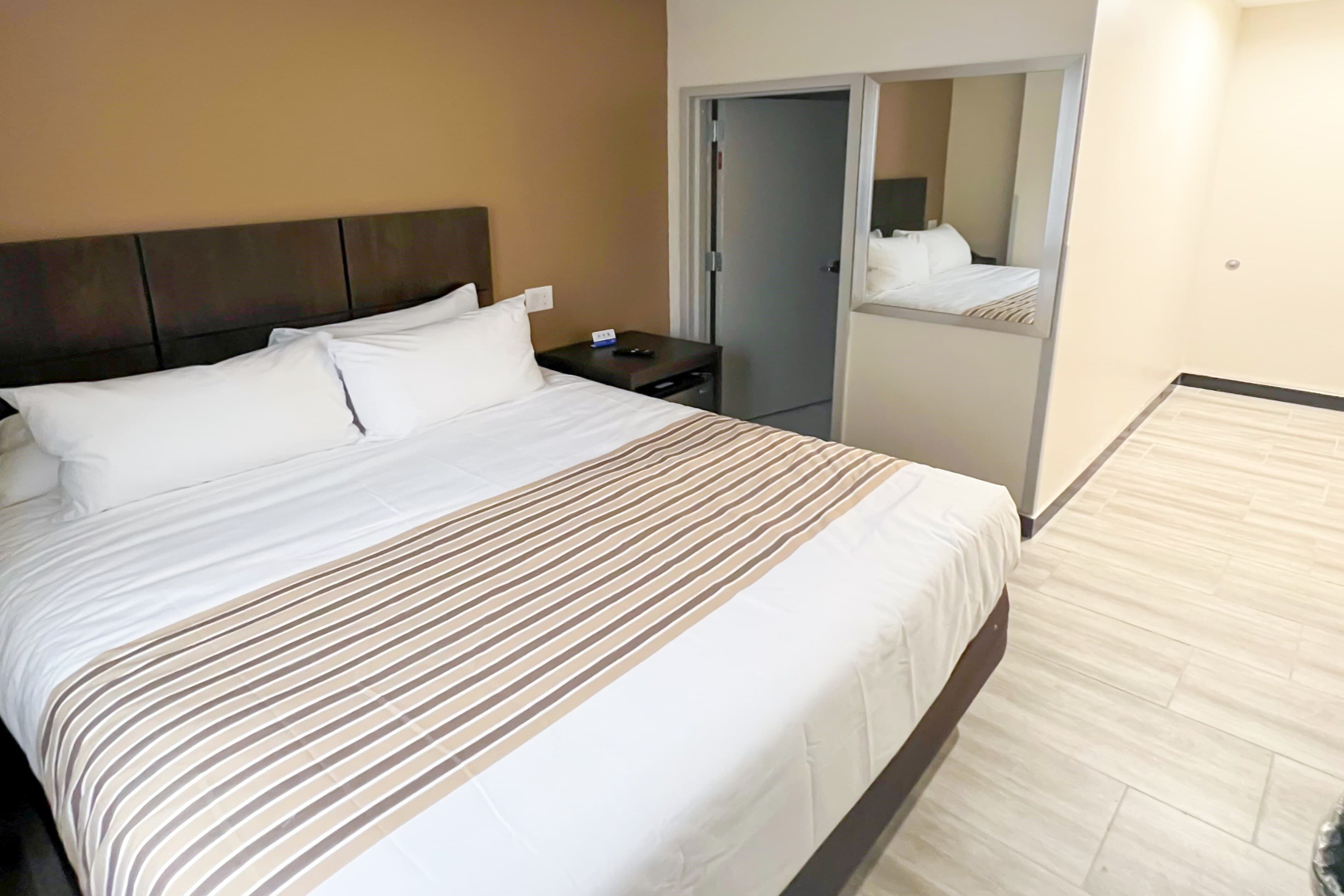 Rodeway Inn Brooklyn - Brownsville - Image 2