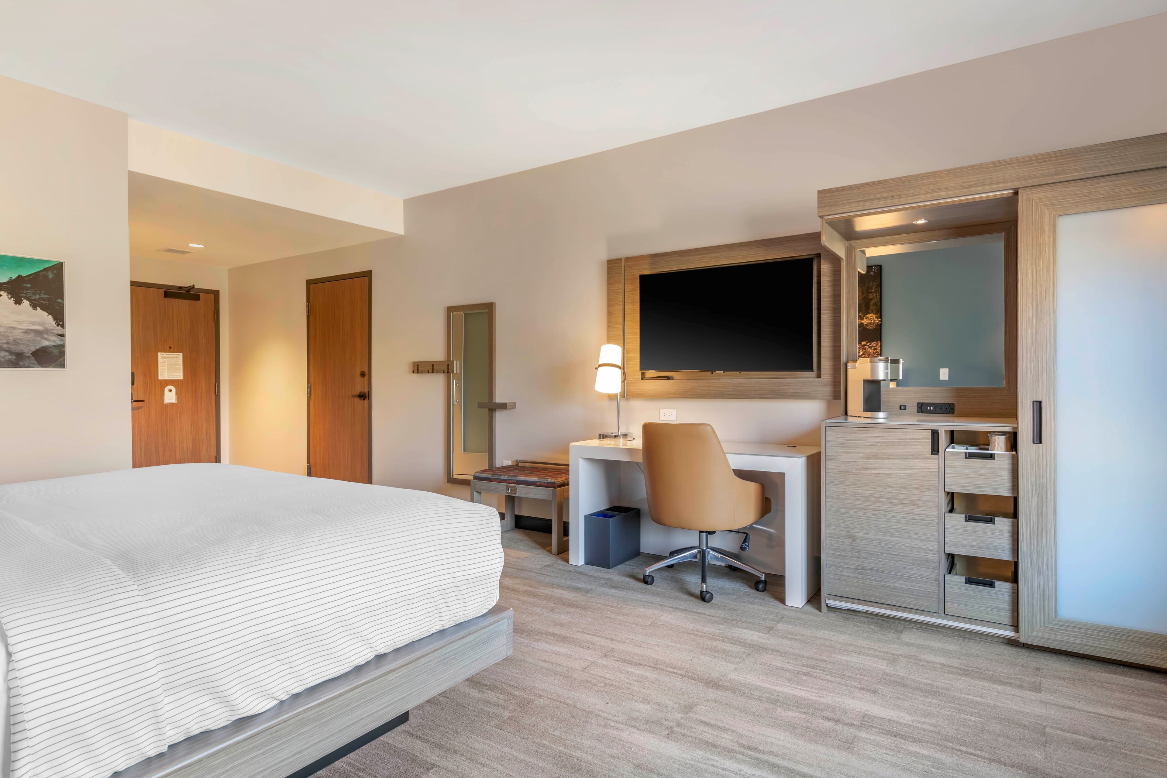 Cambria Hotel Lake Placid - Lakeside Resort — 11