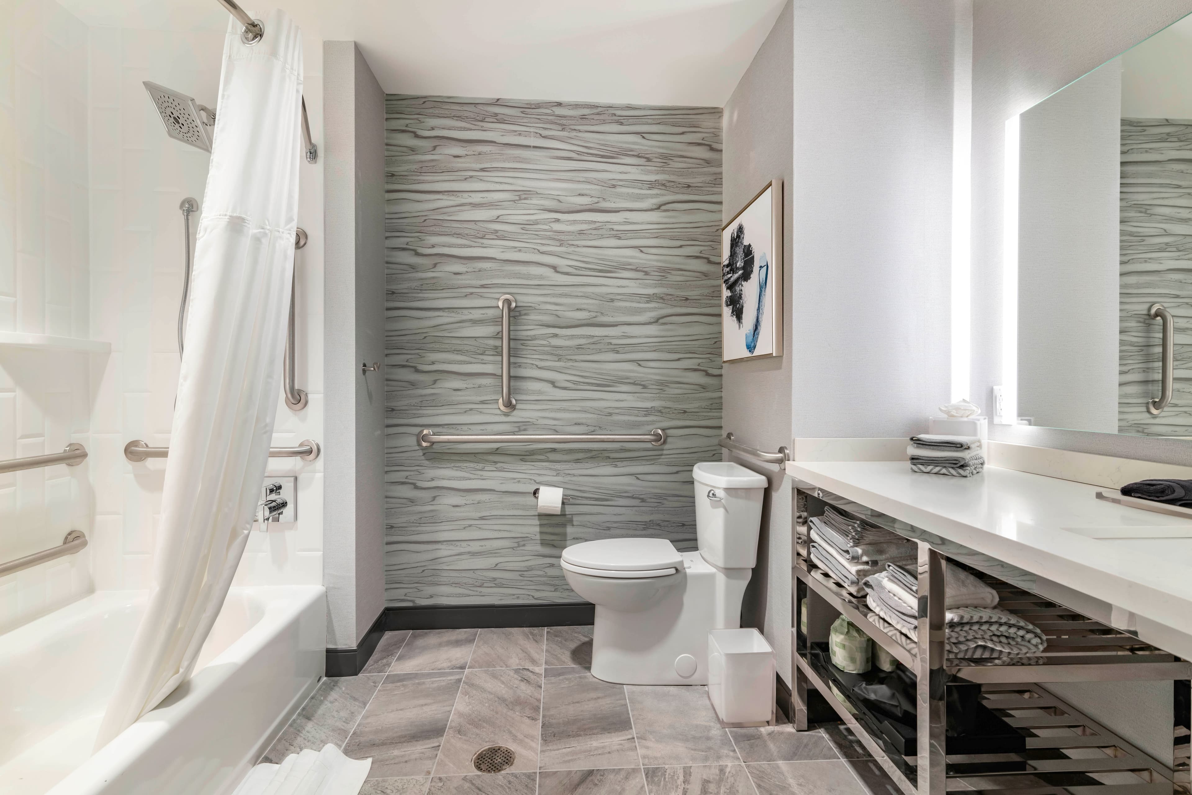 Cambria Hotel Lake Placid - Lakeside Resort — 12