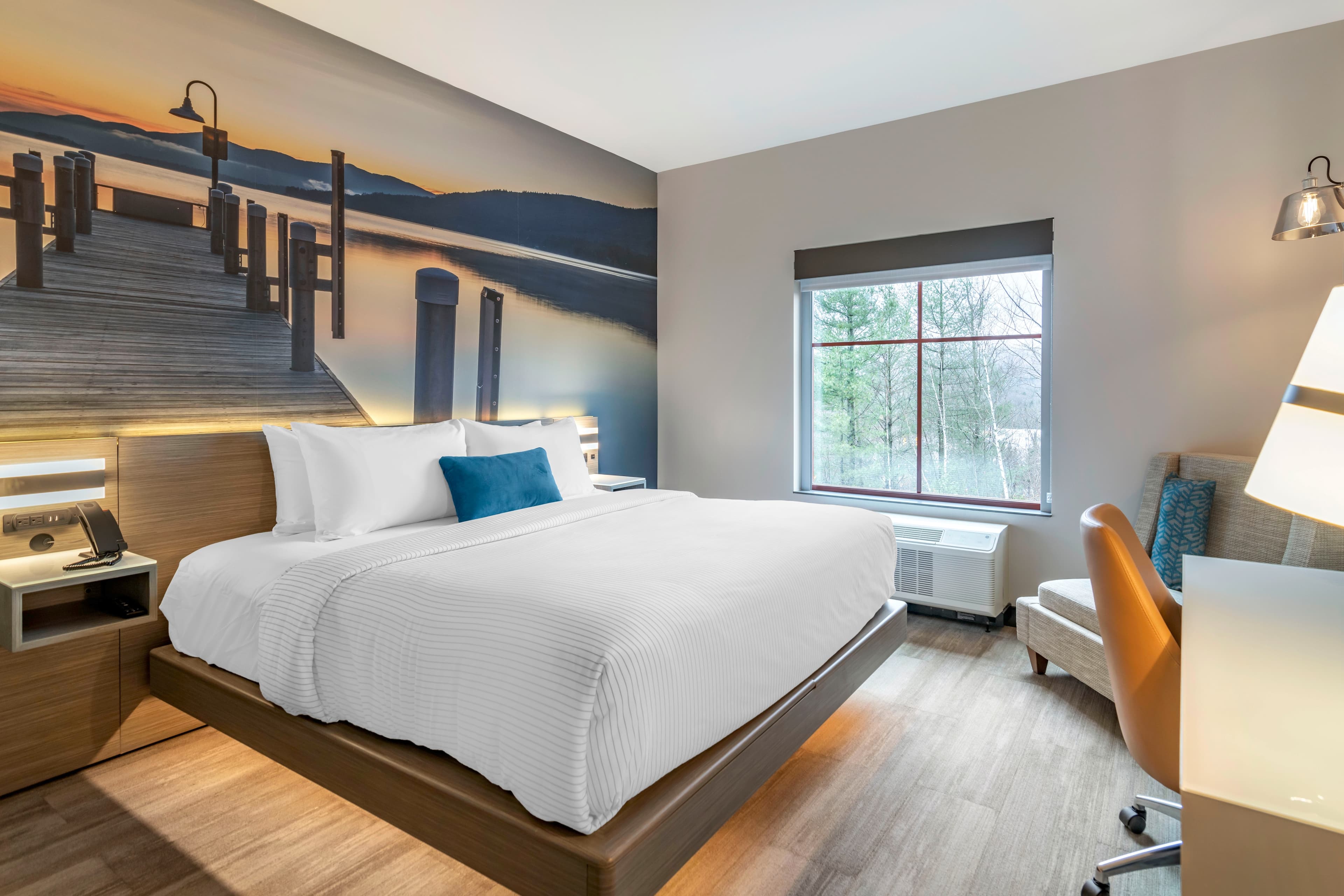 Cambria Hotel Lake Placid - Lakeside Resort — 13