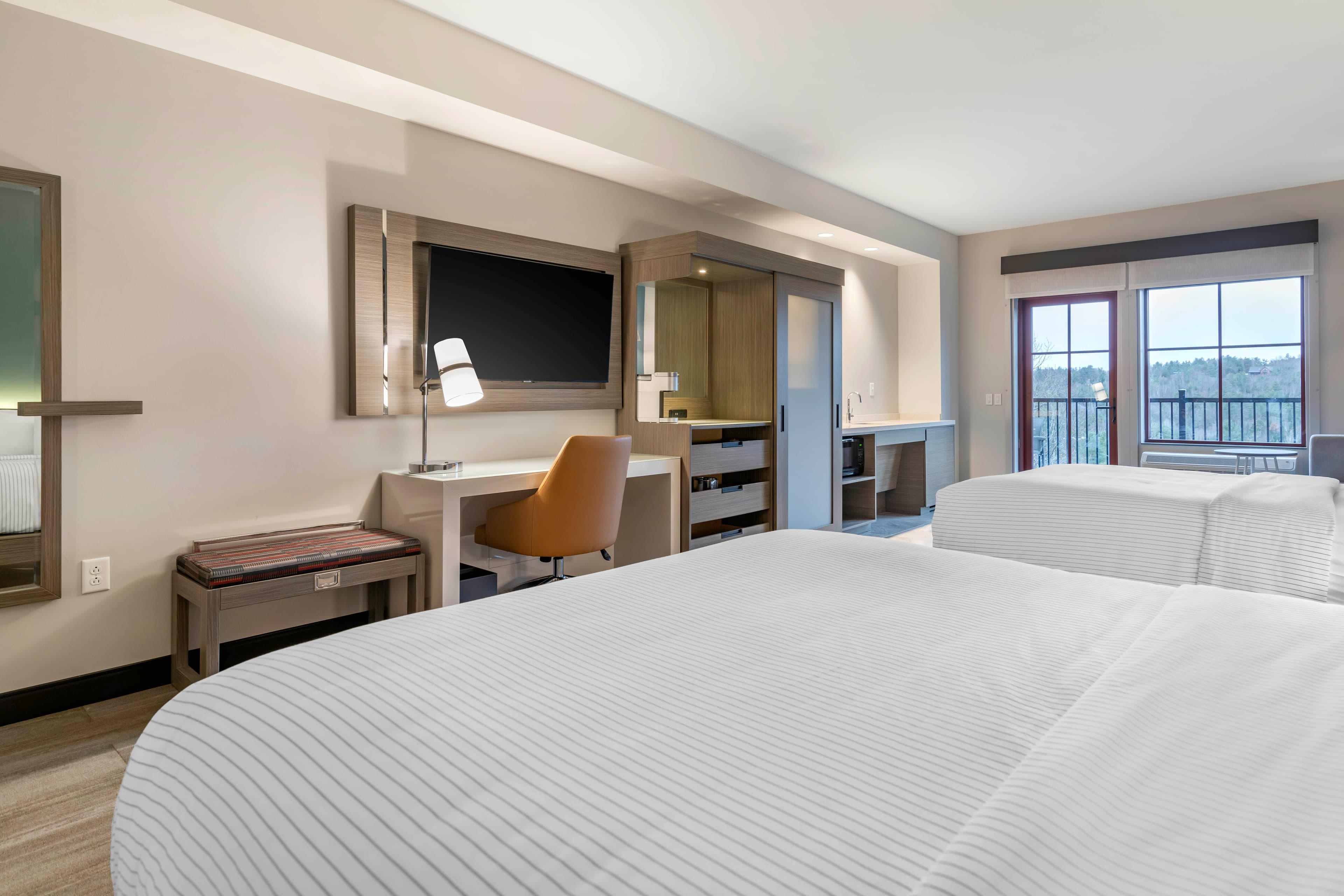 Cambria Hotel Lake Placid - Lakeside Resort — 27