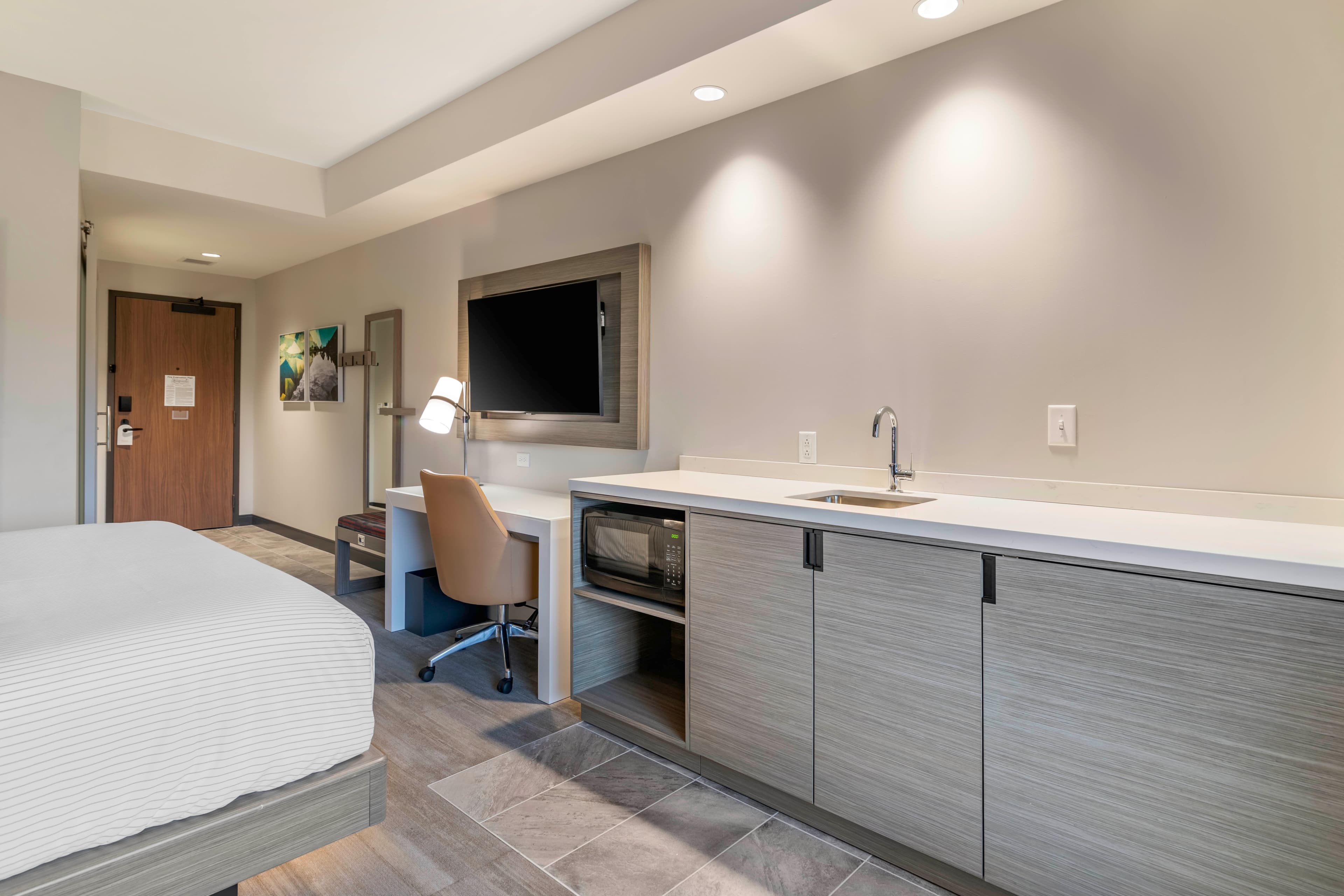 Cambria Hotel Lake Placid - Lakeside Resort — 31