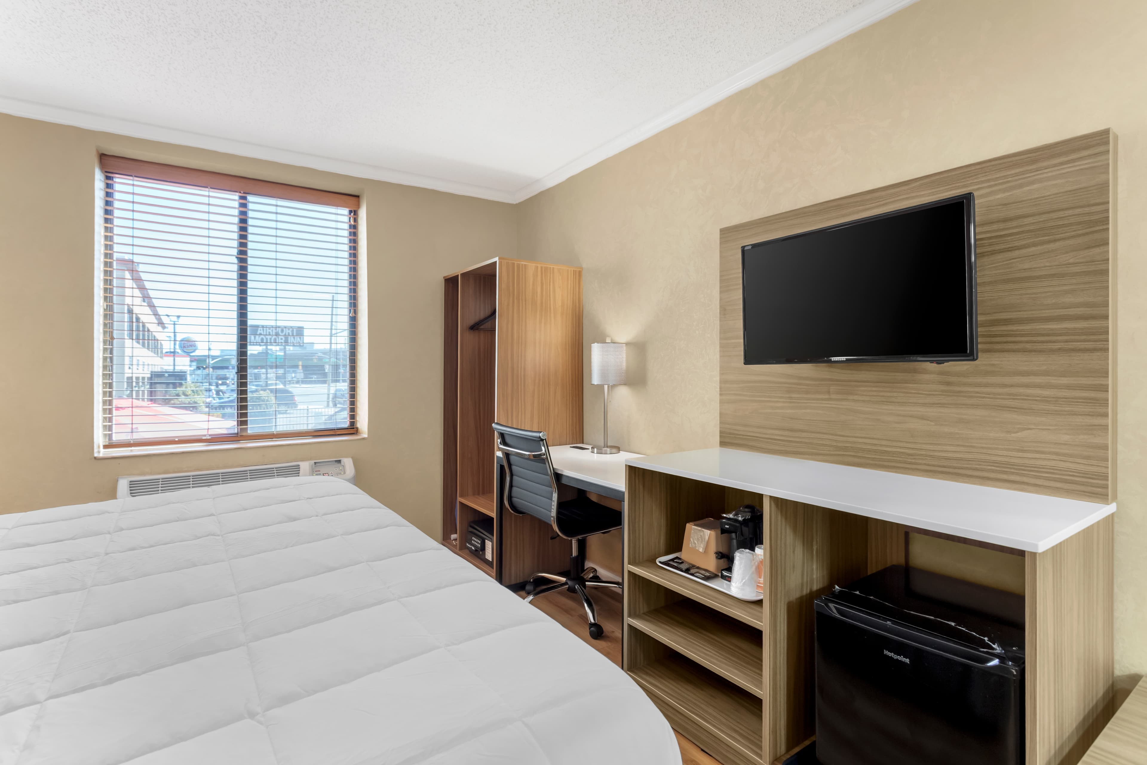 Quality Inn JFK Airport Rockaway Blvd - Image 4