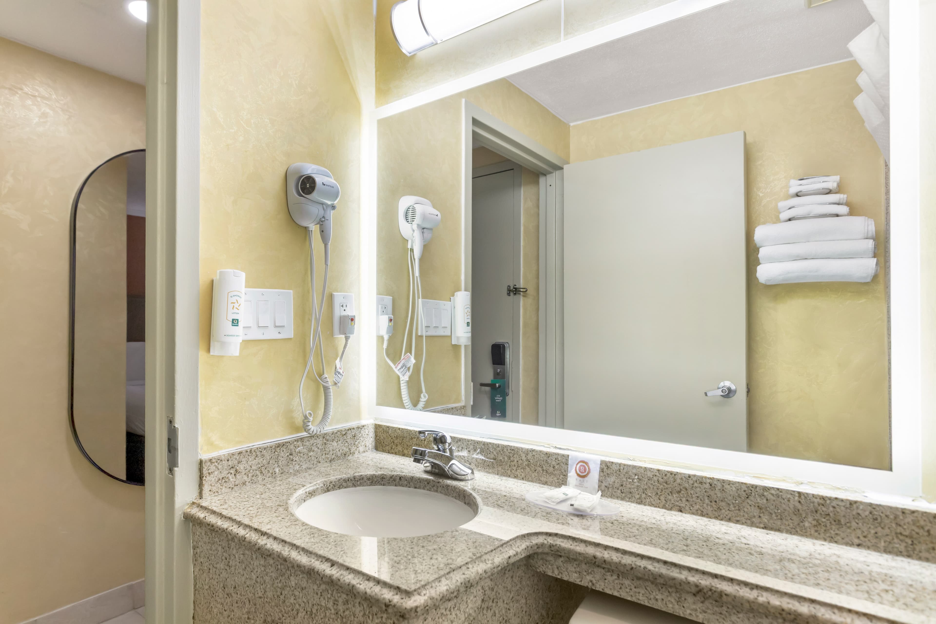 Quality Inn JFK Airport Rockaway Blvd — 9