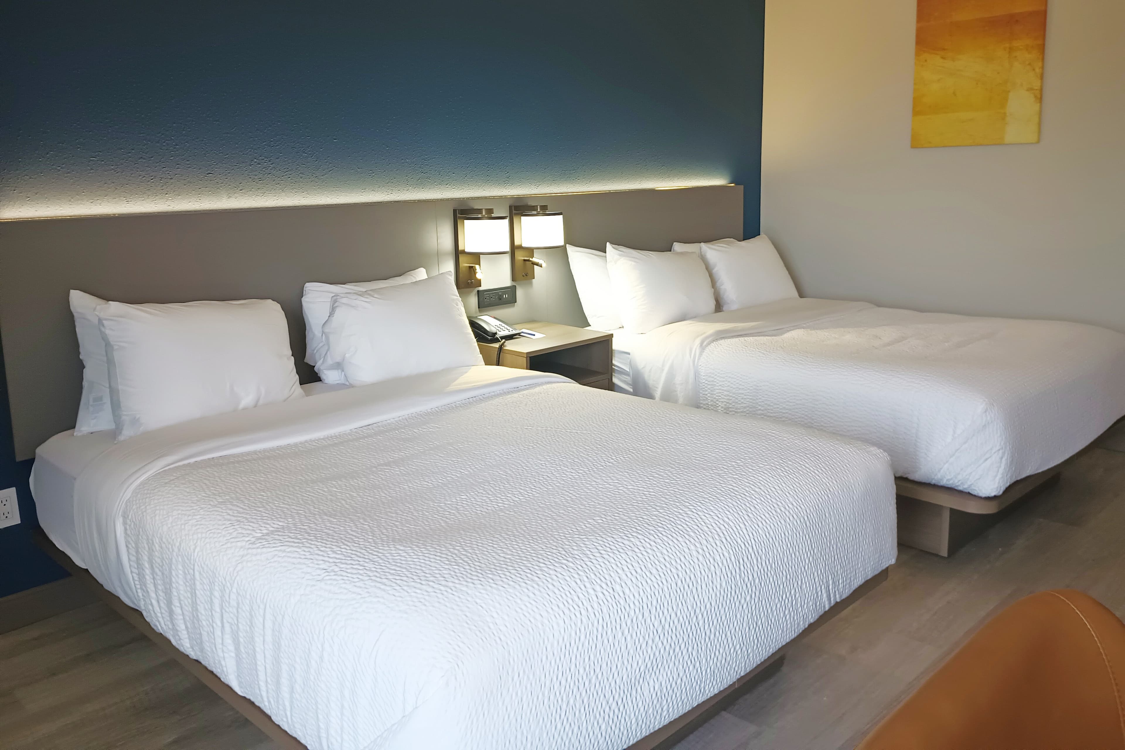 Comfort Inn & Suites Johnson City - Binghamton - Image 4