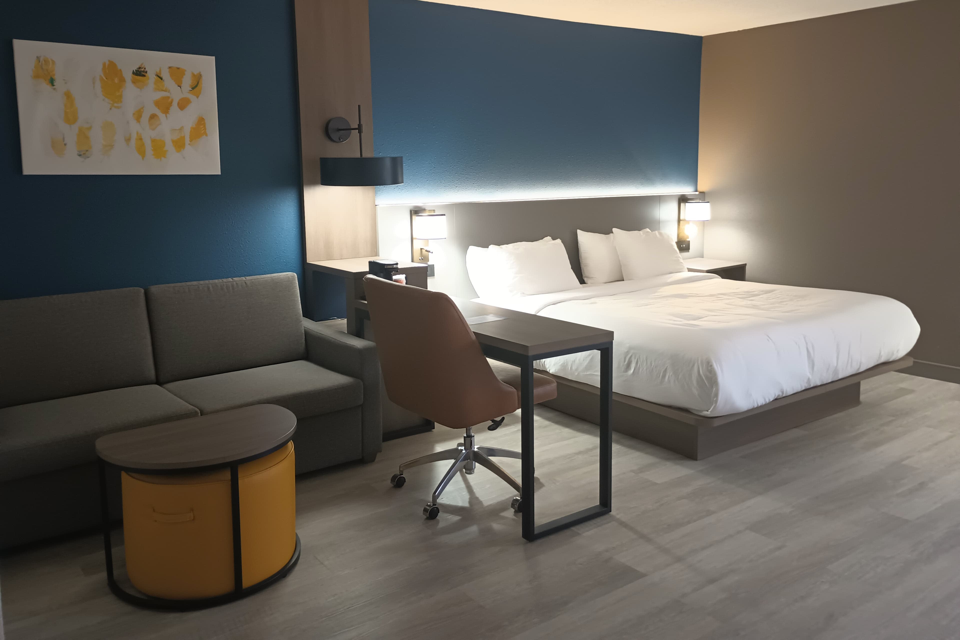 Comfort Inn & Suites Johnson City - Binghamton - Image 1
